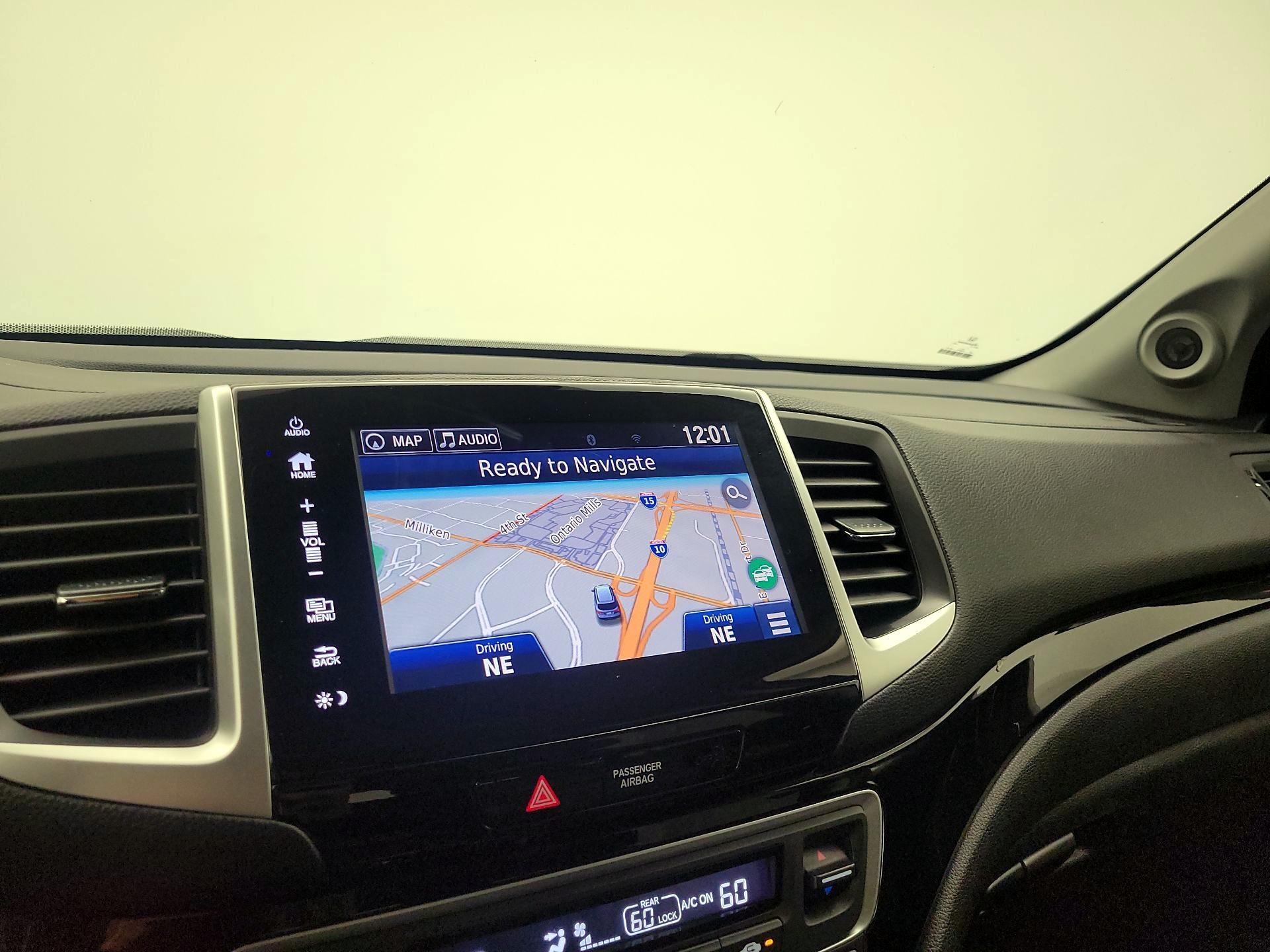 Thumbnail: 2017 Honda Pilot - 14