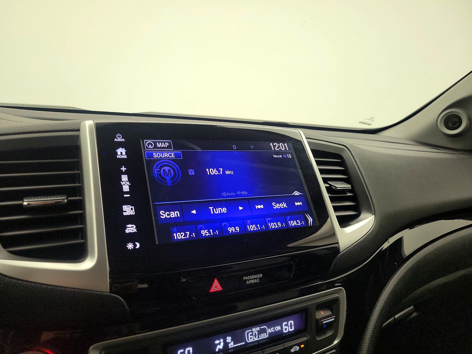 Thumbnail: 2017 Honda Pilot - 16