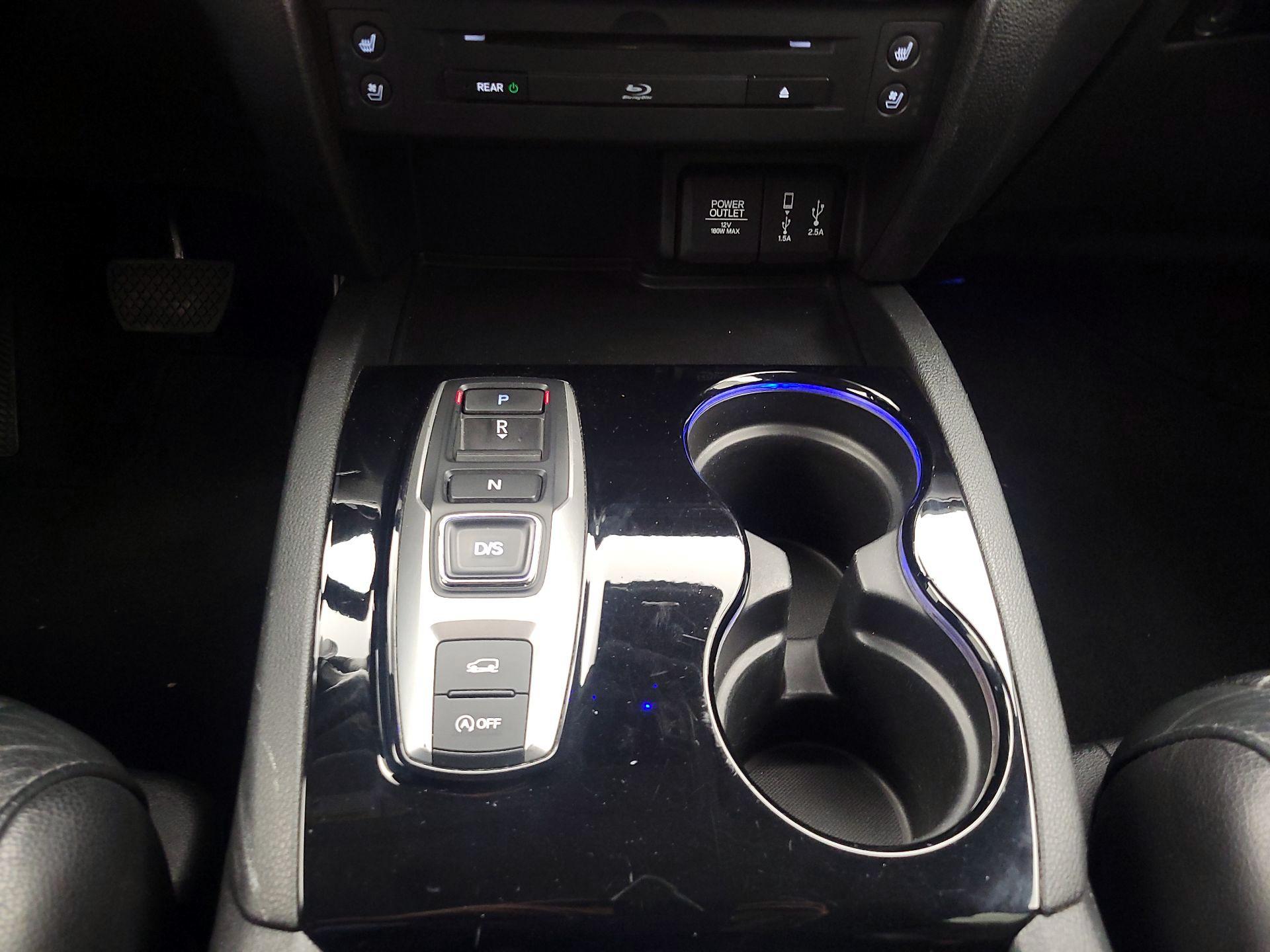 Thumbnail: 2017 Honda Pilot - 18