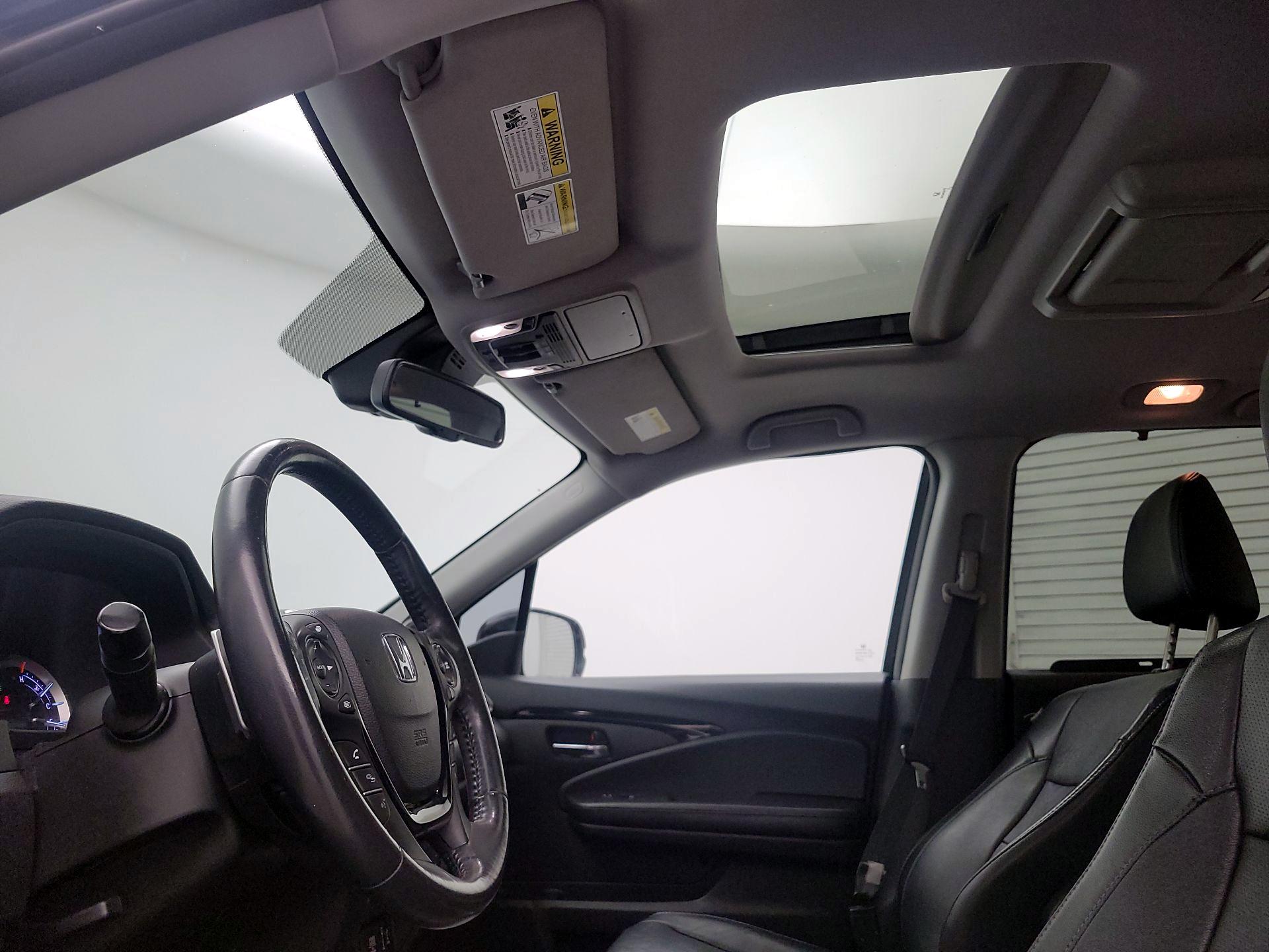 Thumbnail: 2017 Honda Pilot - 20