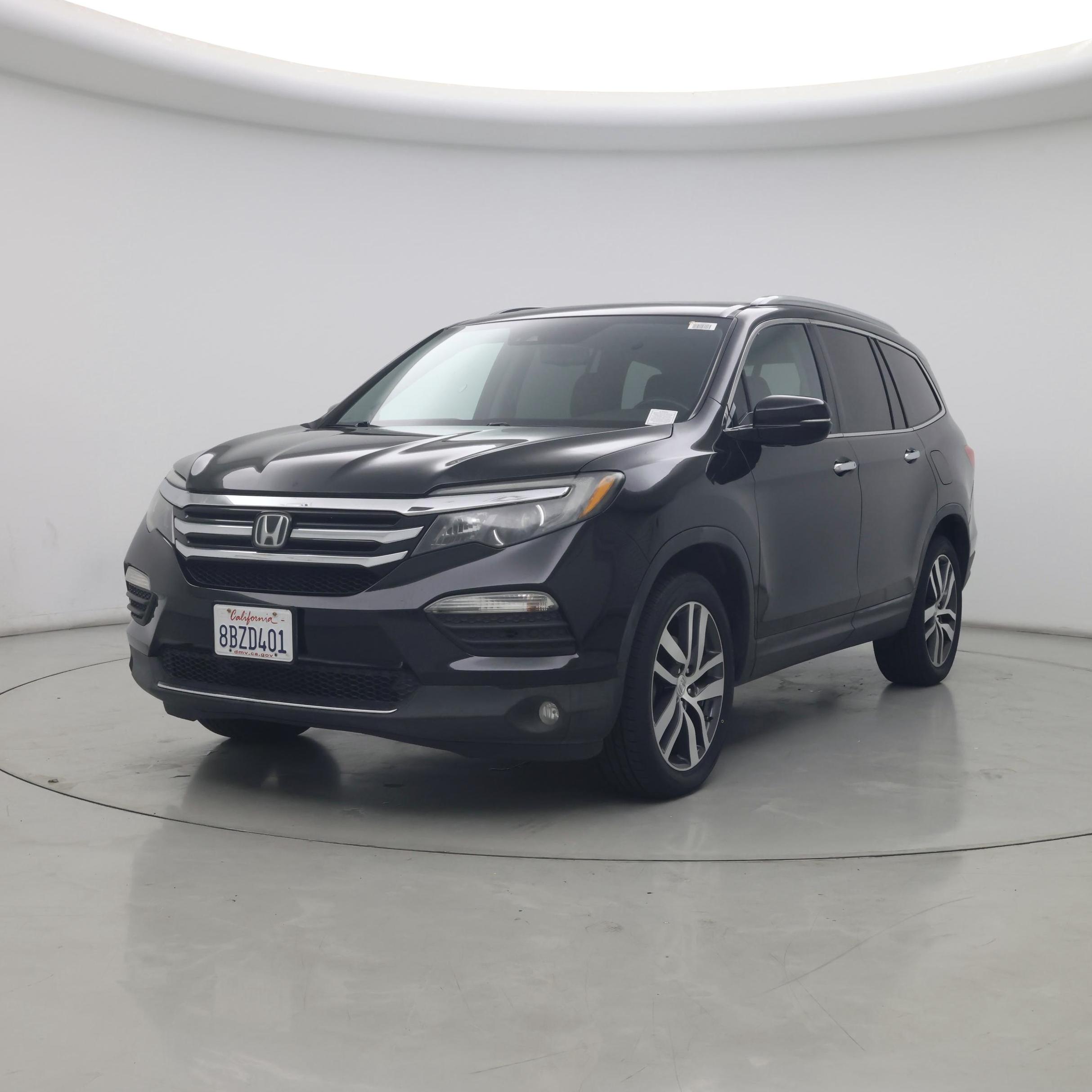 Thumbnail: 2017 Honda Pilot - 4