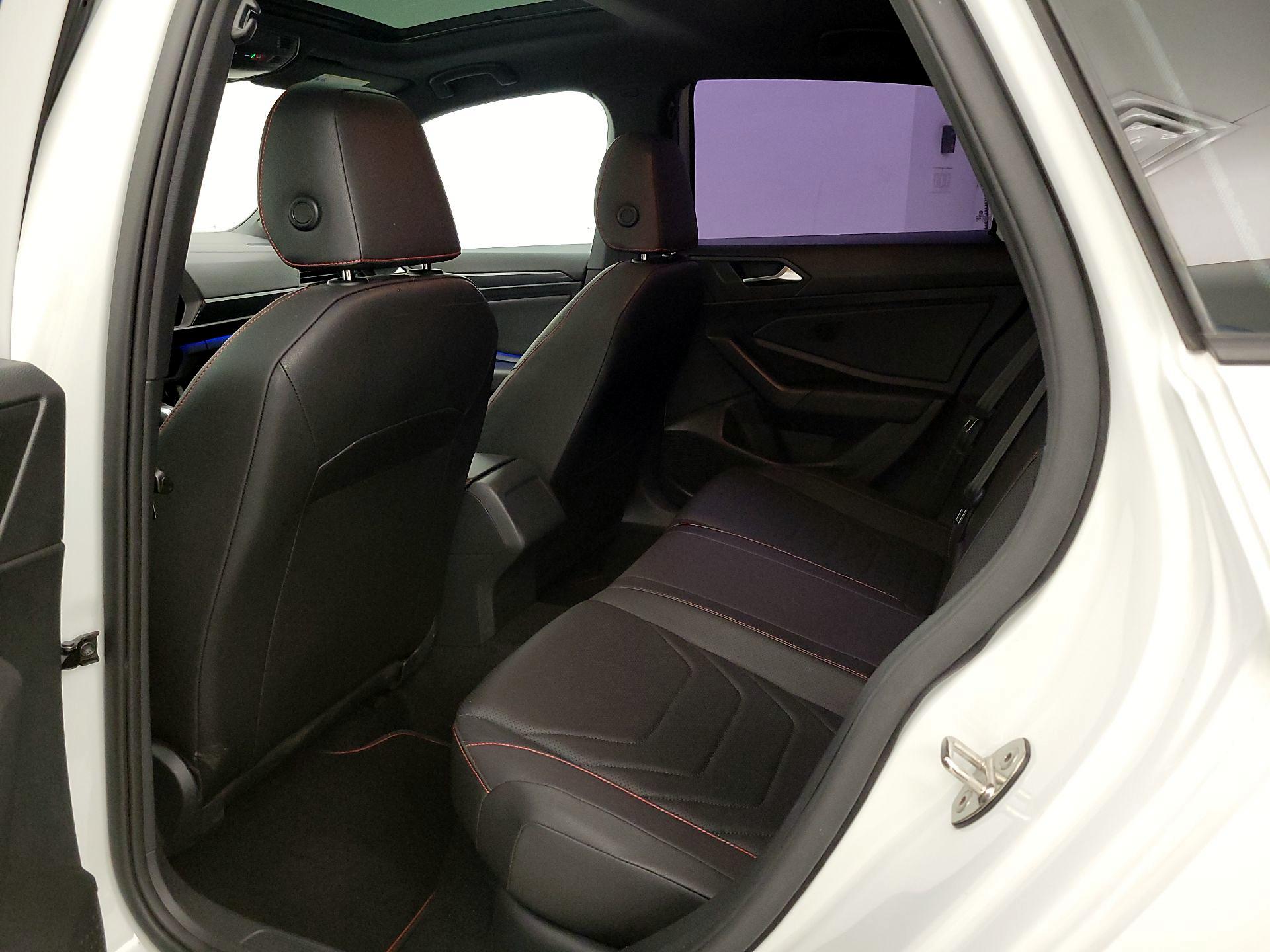 Thumbnail: 2021 Volkswagen Jetta - 19