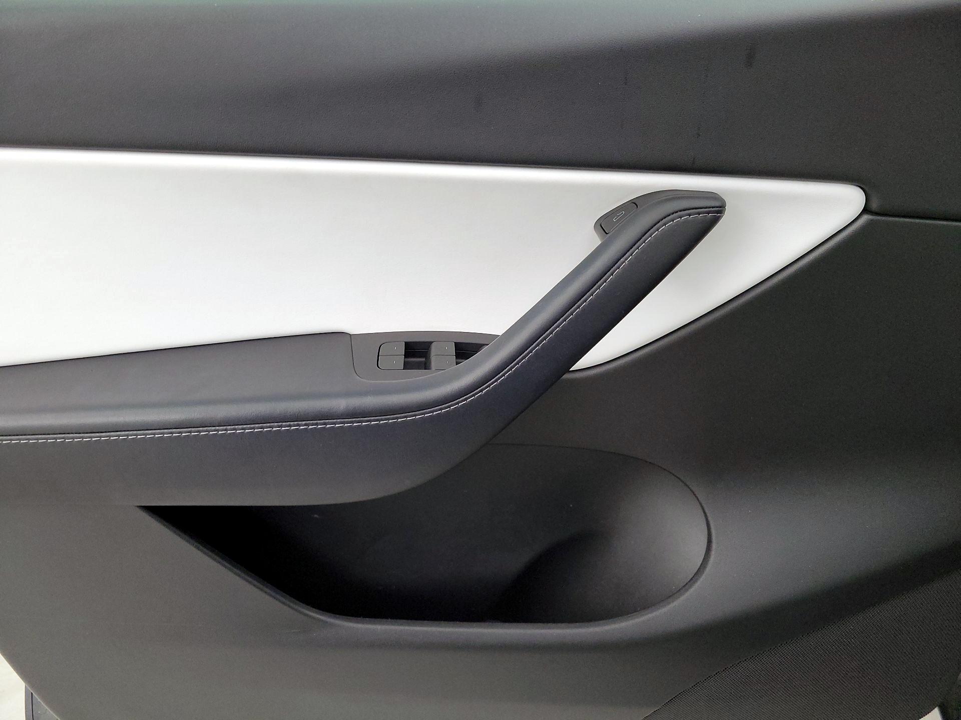 Thumbnail: 2022 Tesla Model Y - 12