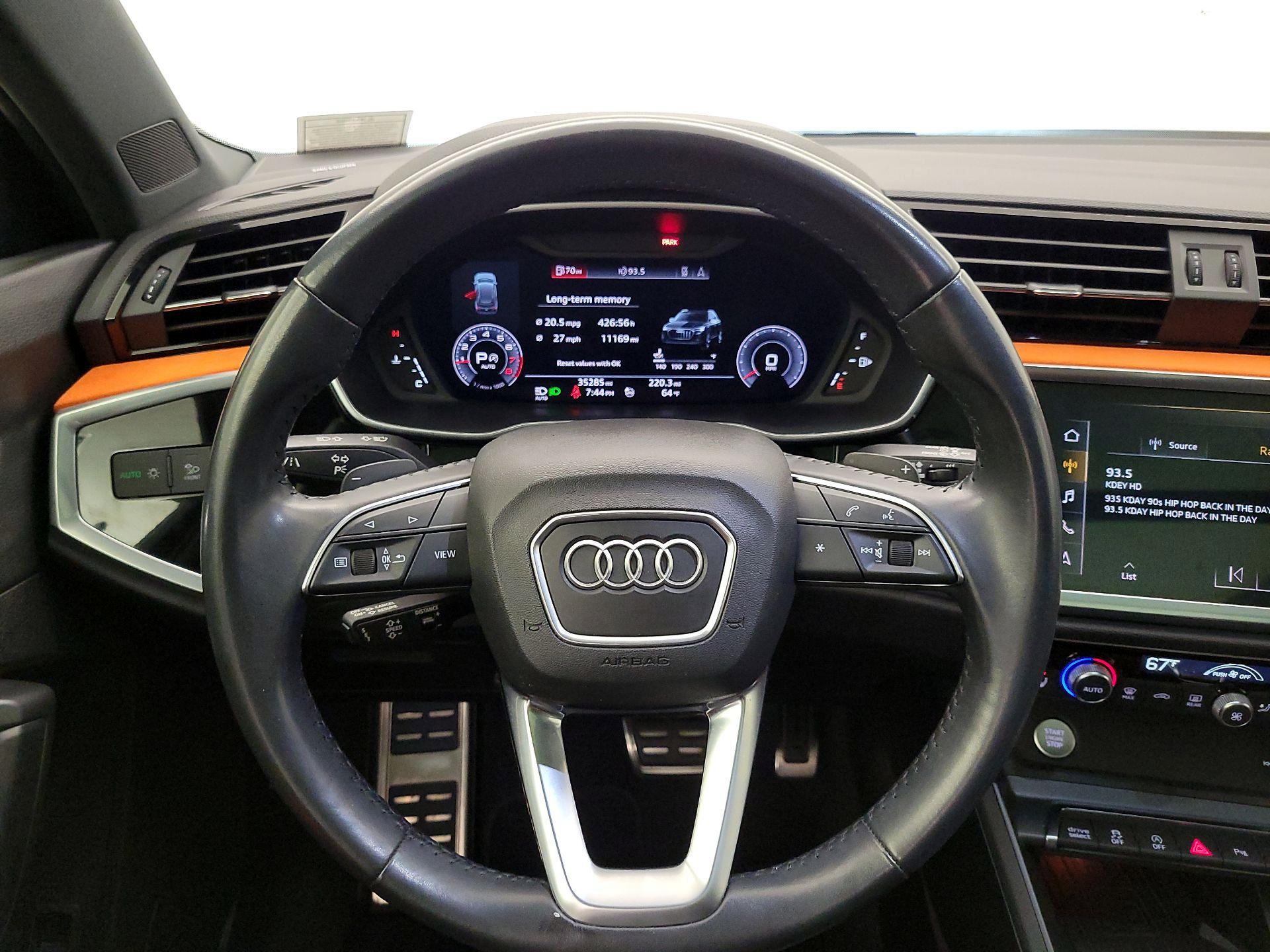 Thumbnail: 2020 Audi Q3 - 10