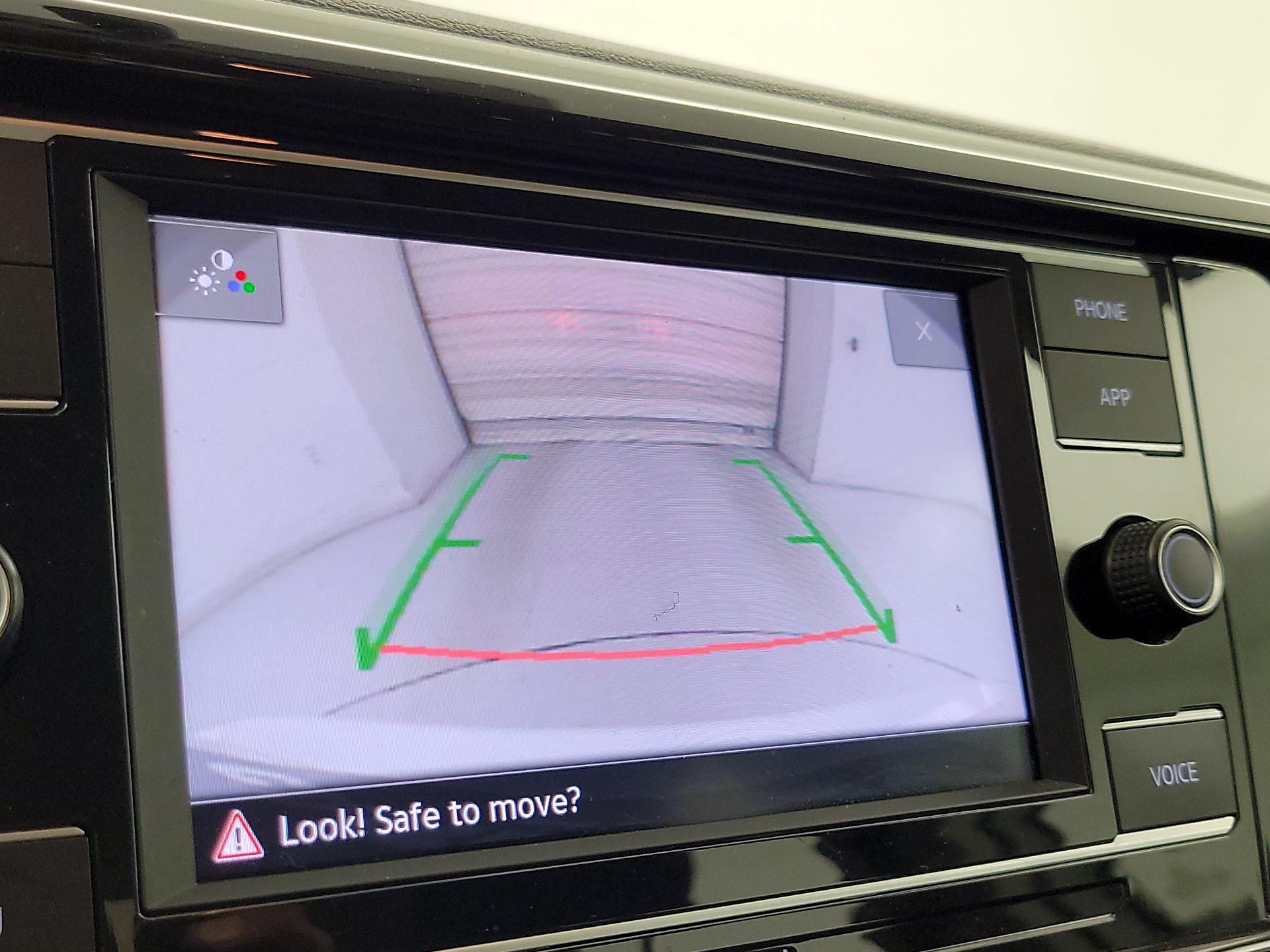 Thumbnail: 2022 Volkswagen Taos - 14