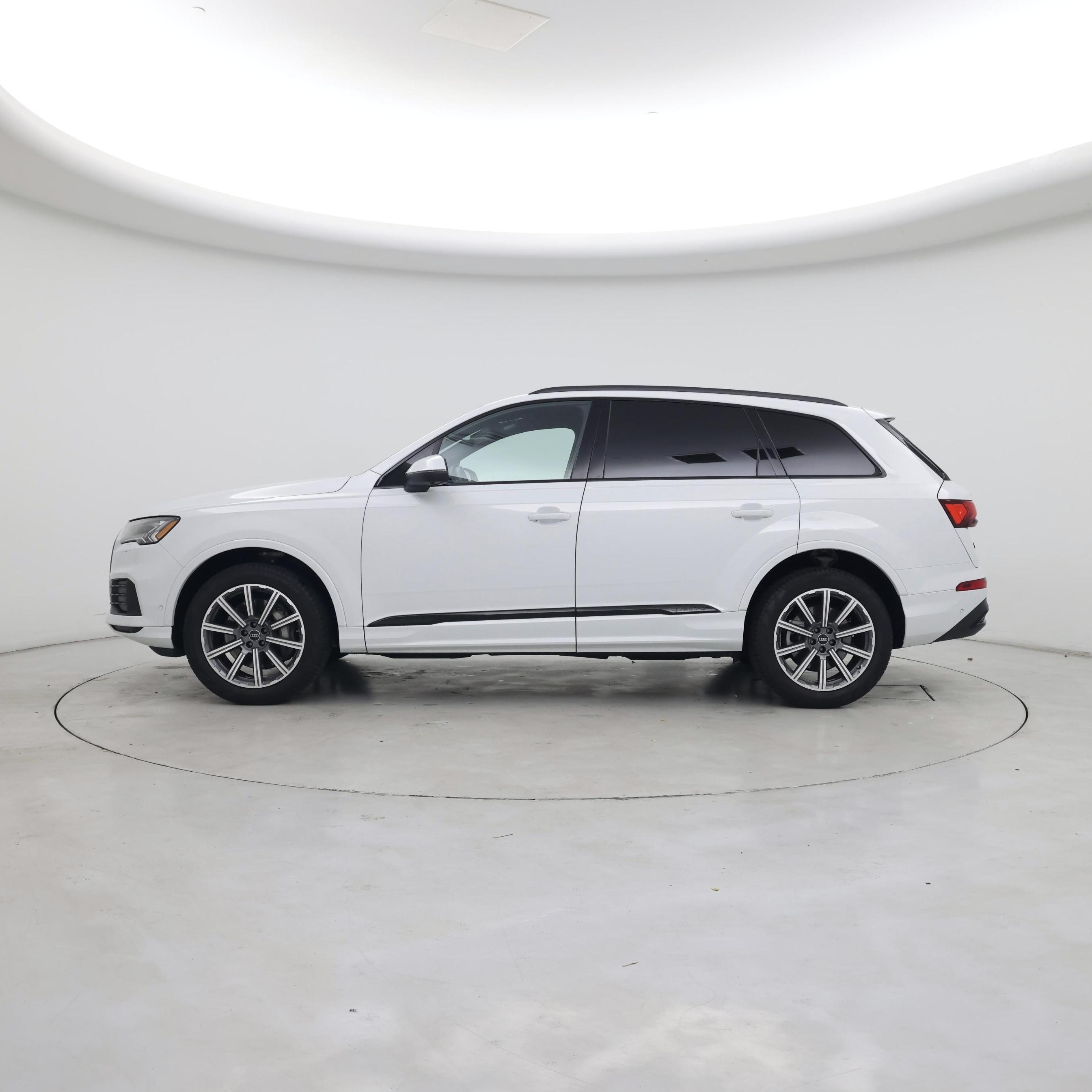 Thumbnail: 2023 Audi Q7 - 3