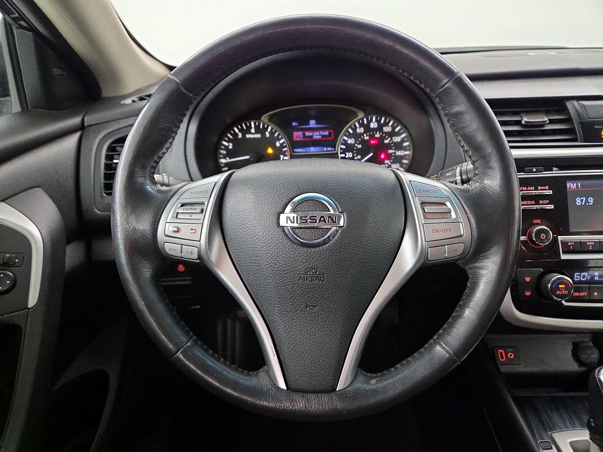 Thumbnail: 2018 Nissan Altima - 10