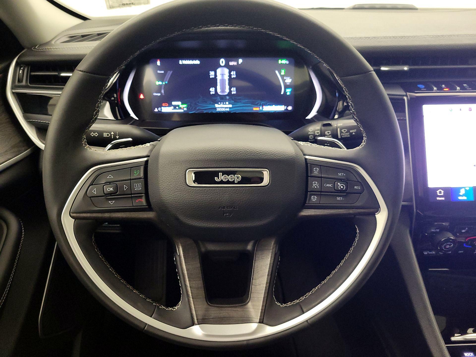 Thumbnail: 2023 Jeep Grand Cherokee - 10