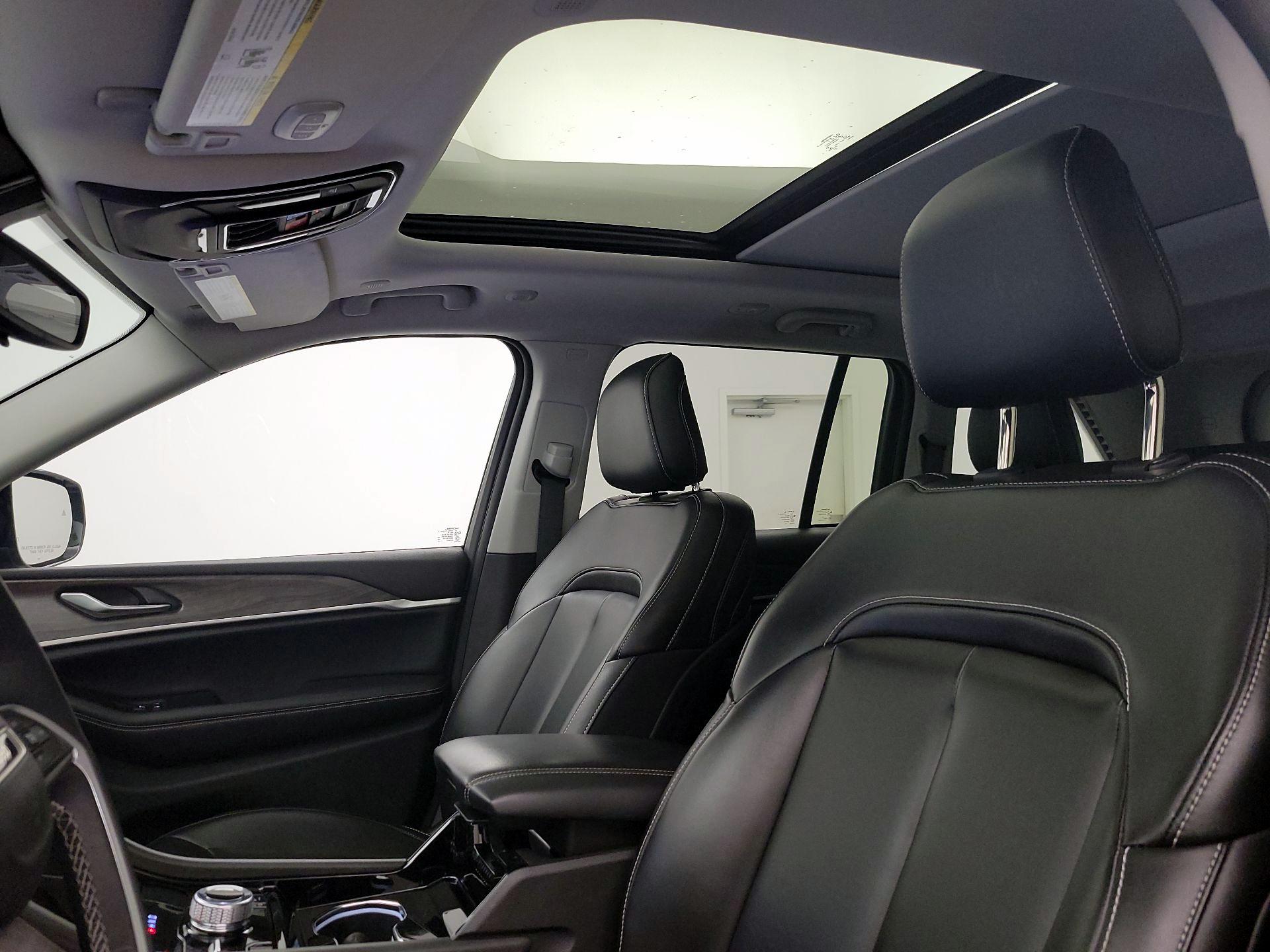 Thumbnail: 2023 Jeep Grand Cherokee - 20