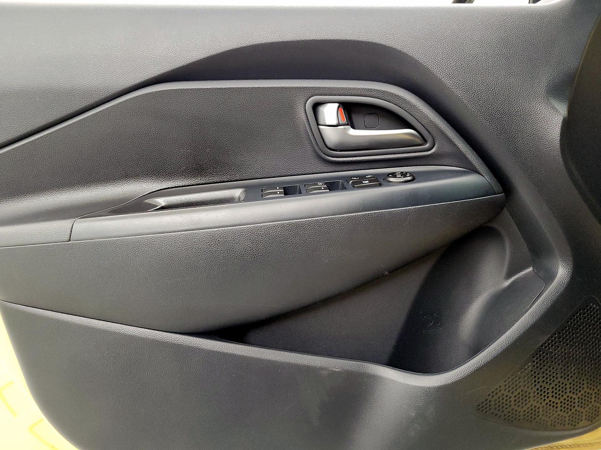 Thumbnail: 2016 Kia Rio - 12