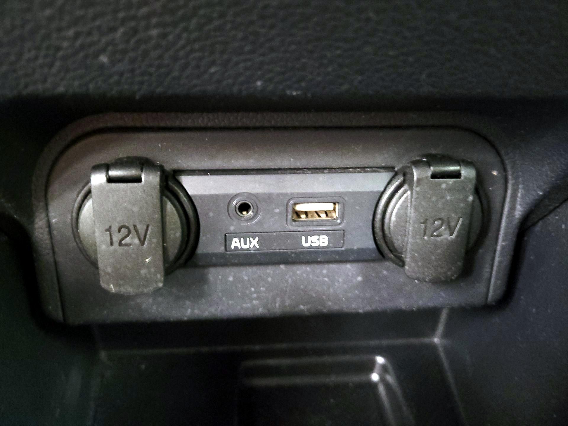 Thumbnail: 2016 Kia Rio - 17