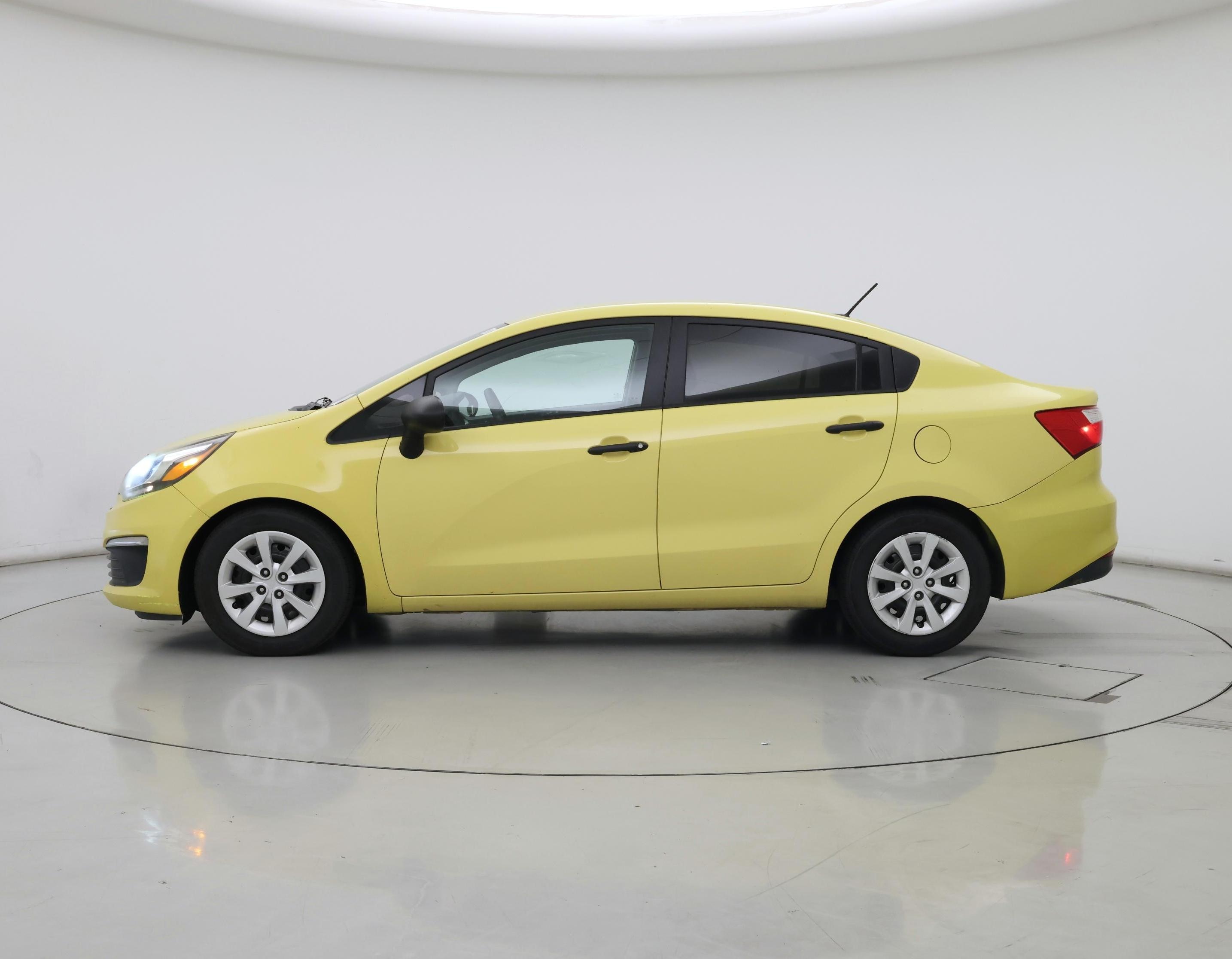 Thumbnail: 2016 Kia Rio - 3