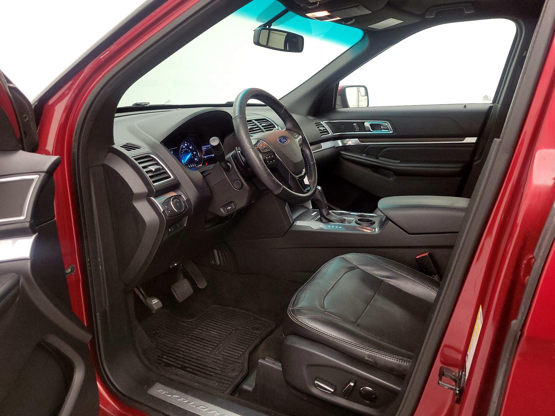 Thumbnail: 2016 Ford Explorer - 11