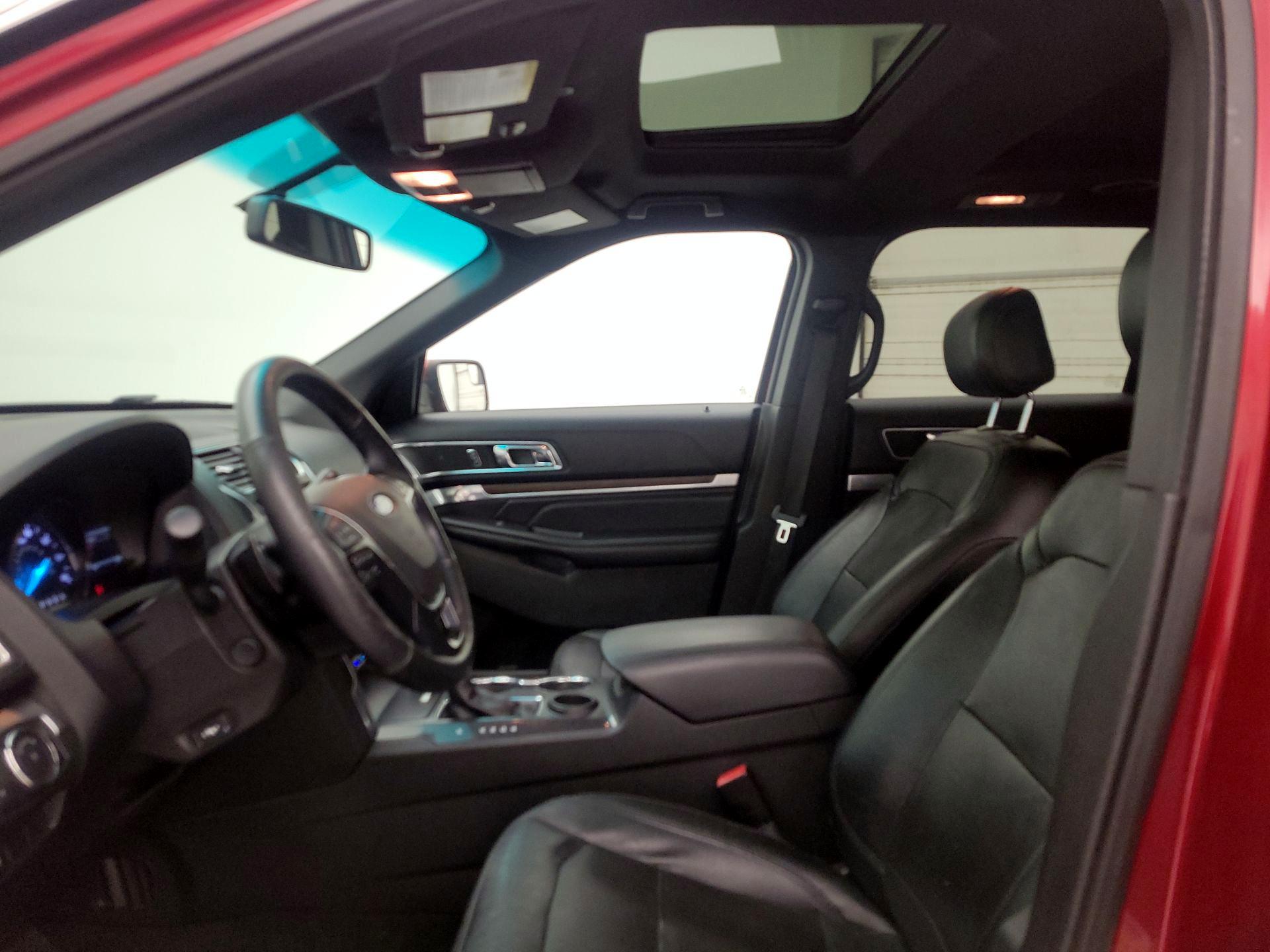 Thumbnail: 2016 Ford Explorer - 20