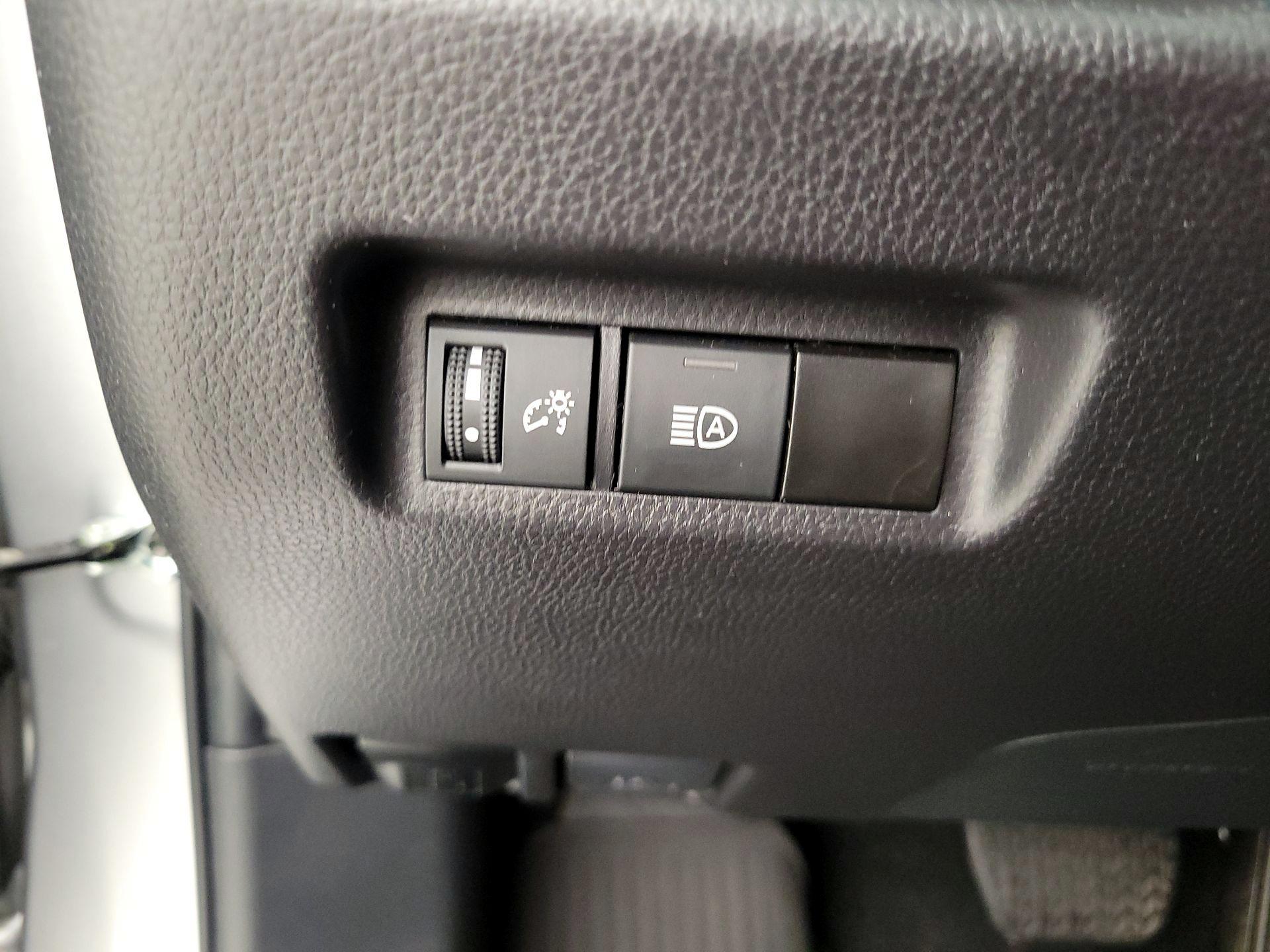 Thumbnail: 2025 Toyota RAV4 - 13