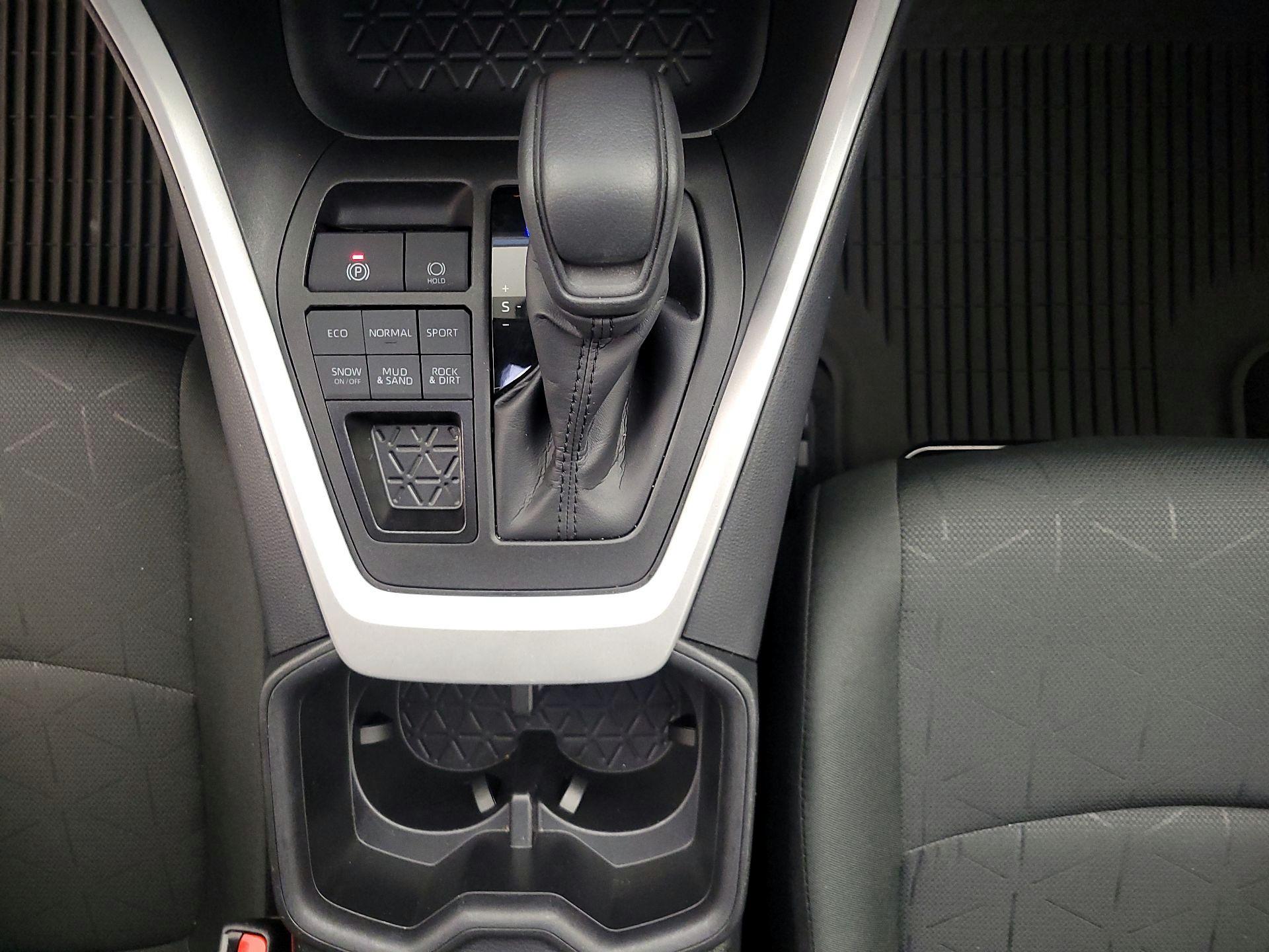 Thumbnail: 2025 Toyota RAV4 - 17