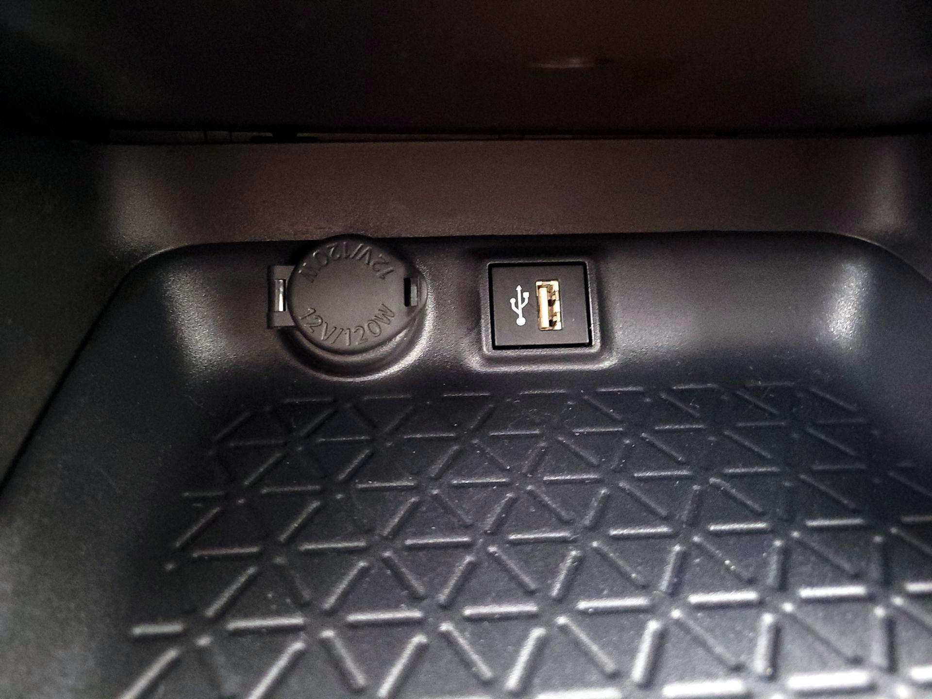 Thumbnail: 2025 Toyota RAV4 - 18