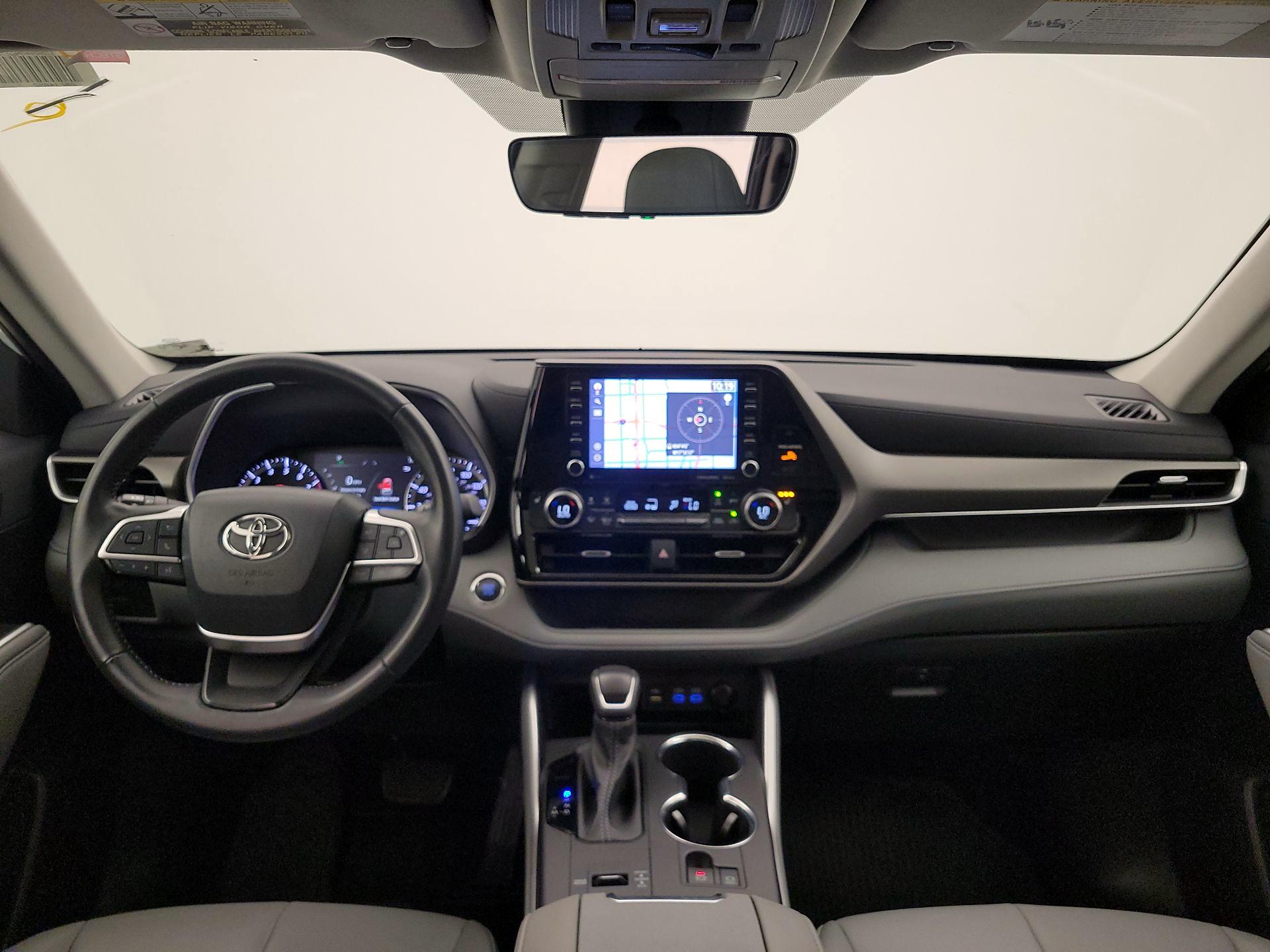 Thumbnail: 2022 Toyota Highlander - 9