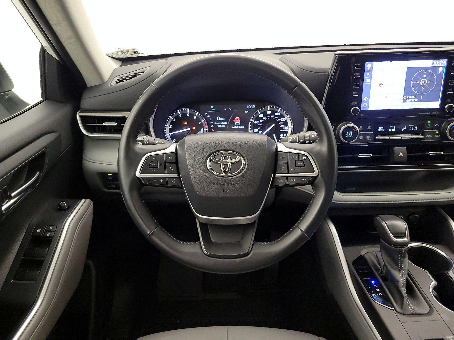 Thumbnail: 2022 Toyota Highlander - 10