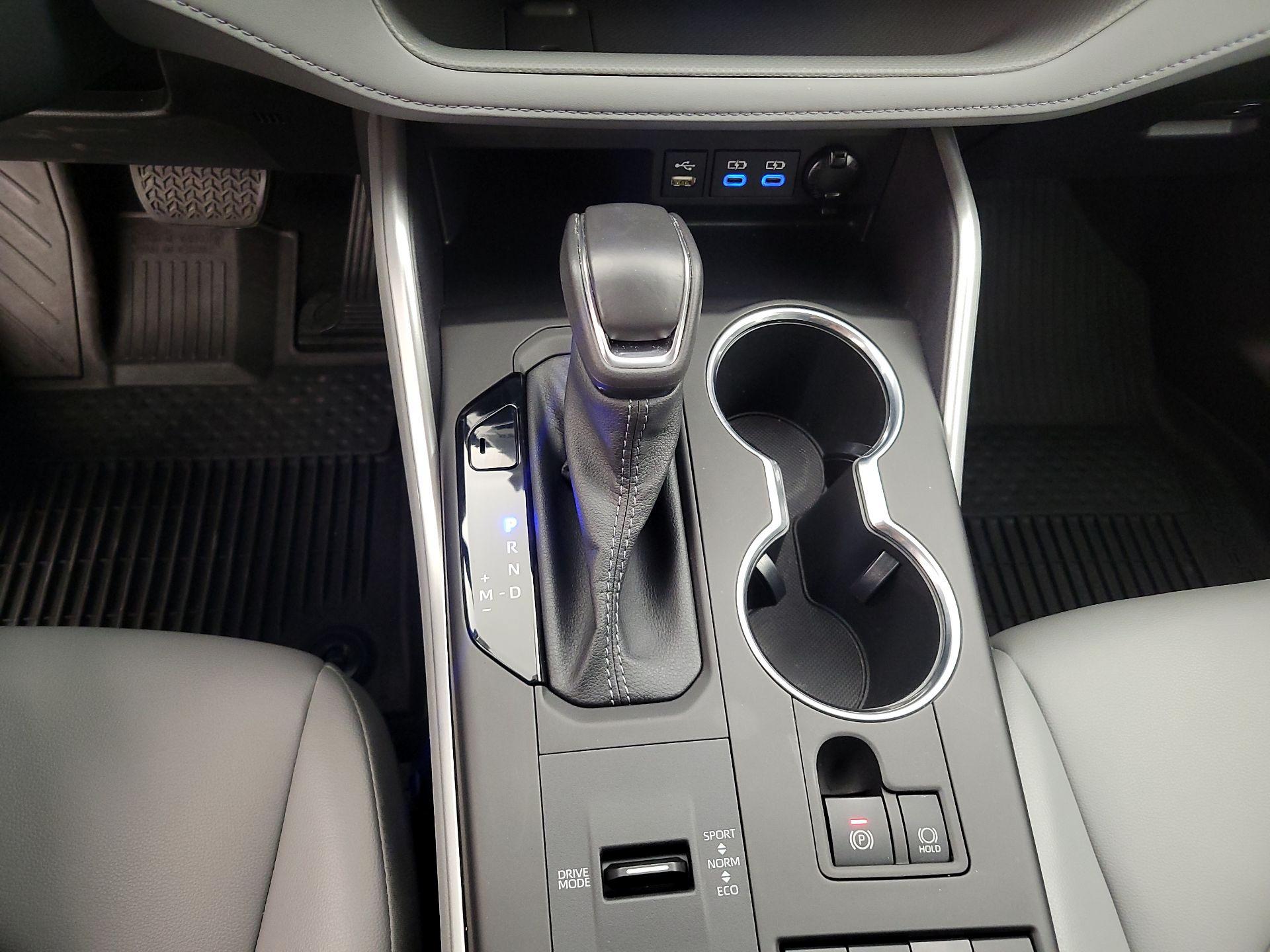 Thumbnail: 2022 Toyota Highlander - 18