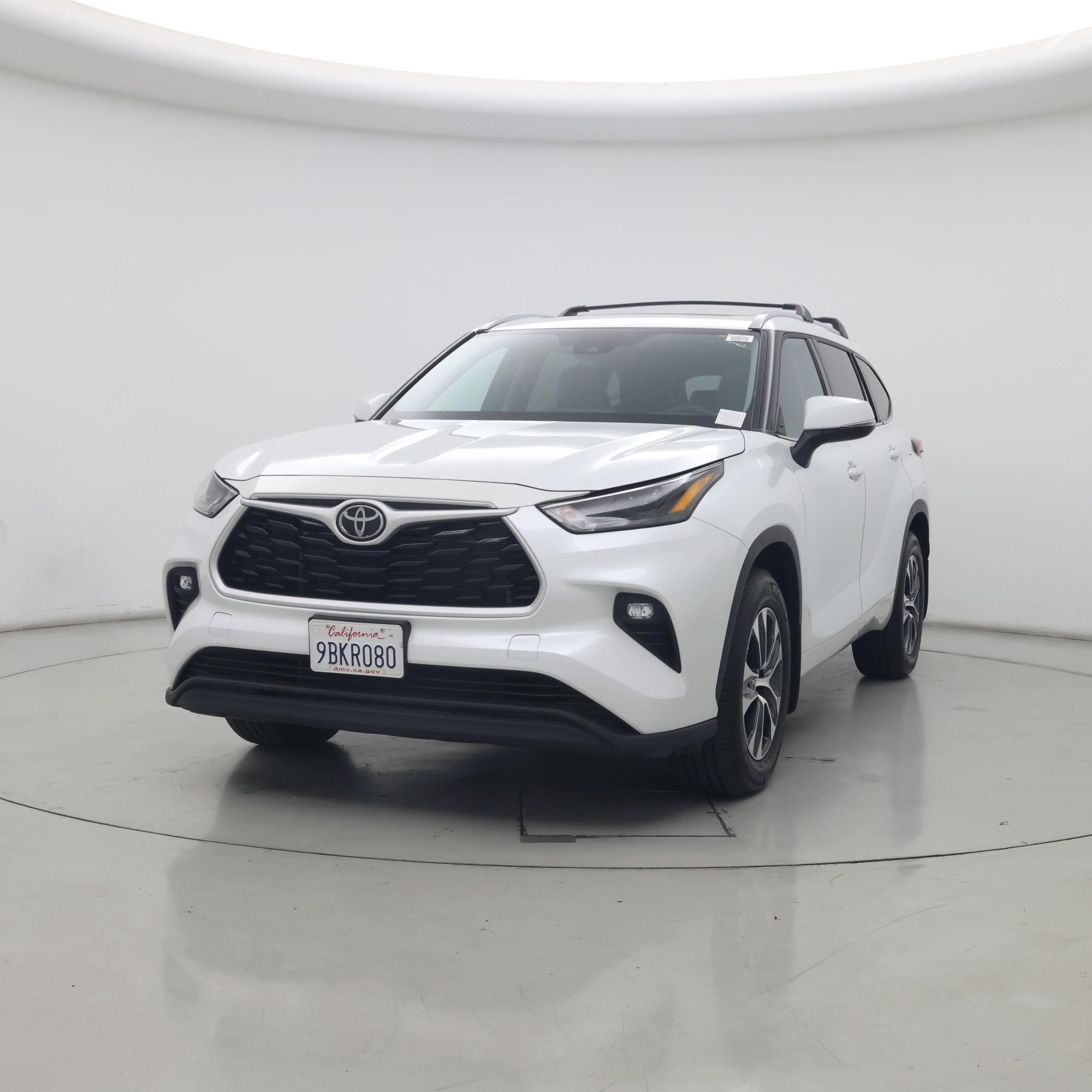 Thumbnail: 2022 Toyota Highlander - 4