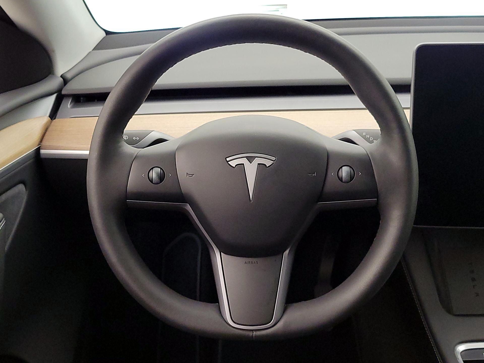 Thumbnail: 2023 Tesla Model Y - 10