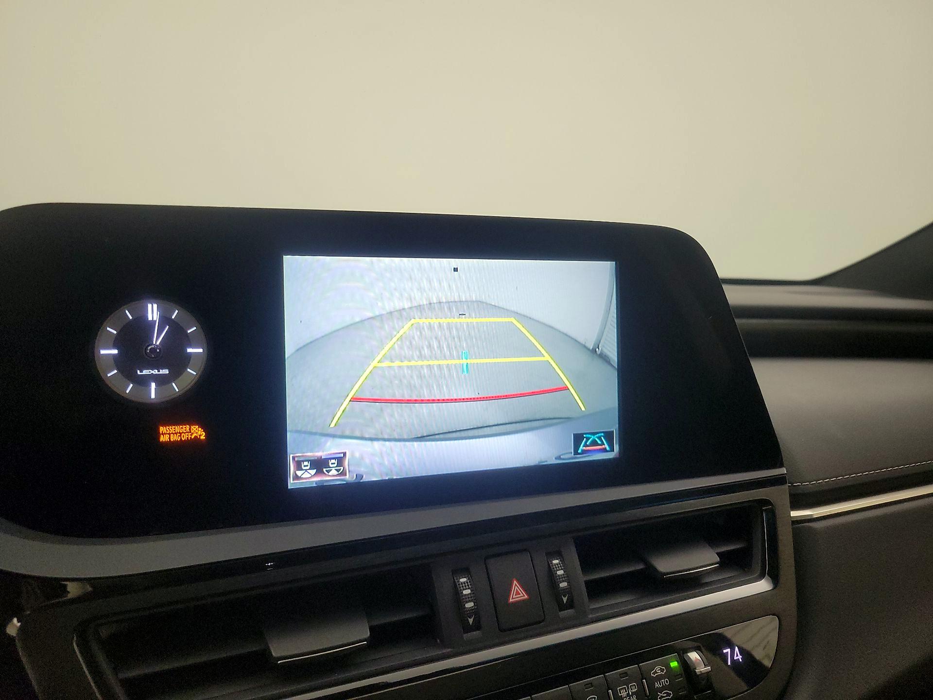 Thumbnail: 2022 Lexus ES - 14