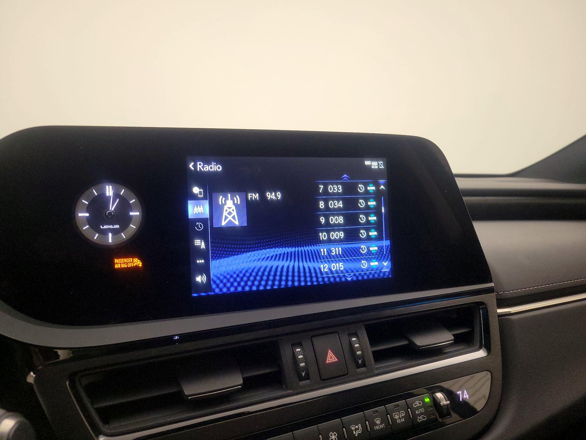 Thumbnail: 2022 Lexus ES - 15