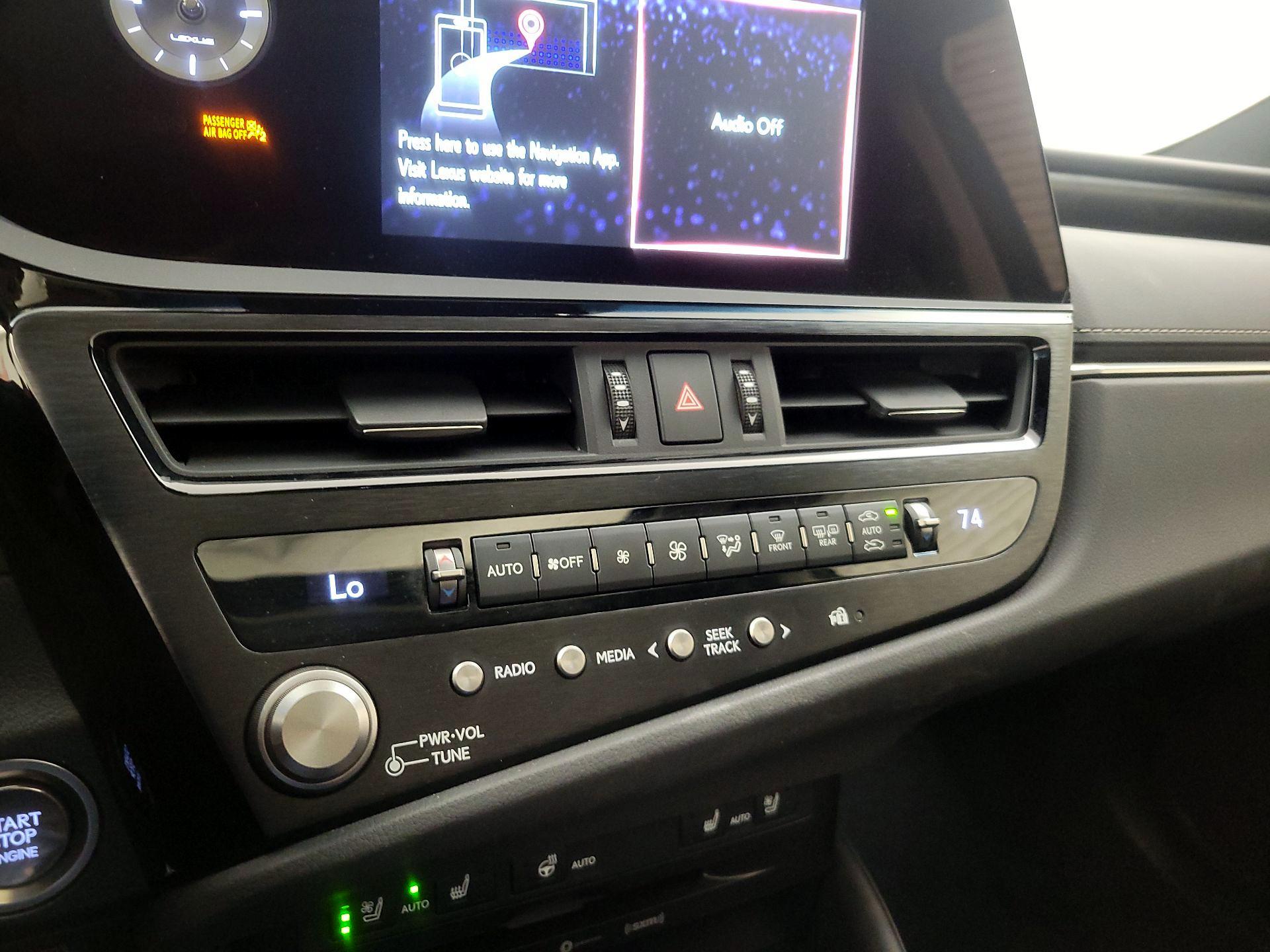 Thumbnail: 2022 Lexus ES - 16