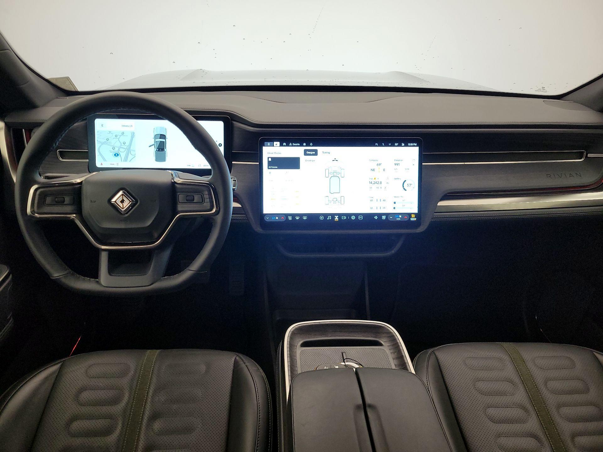 Thumbnail: 2025 Rivian R1T - 9