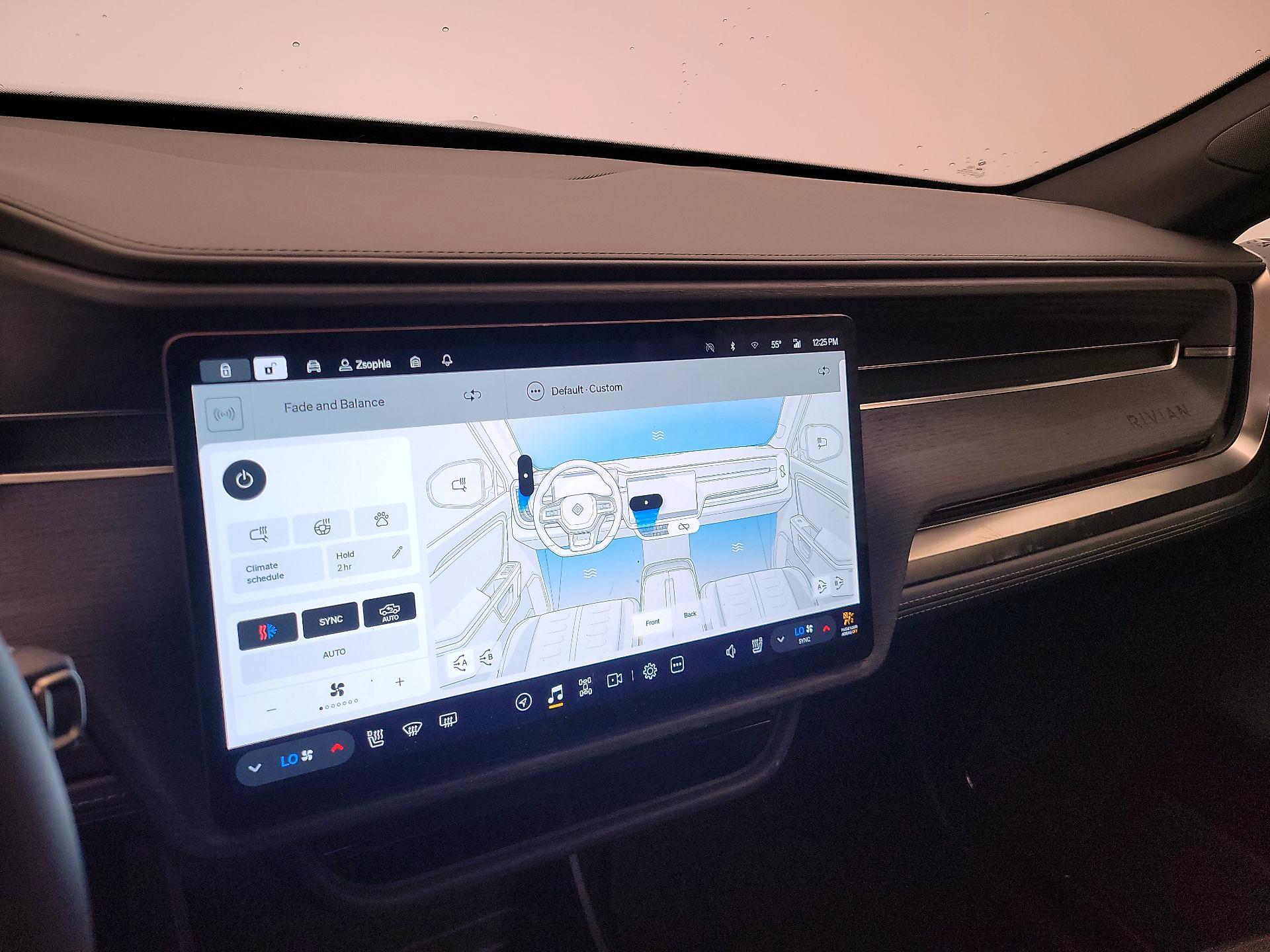 Thumbnail: 2025 Rivian R1T - 16