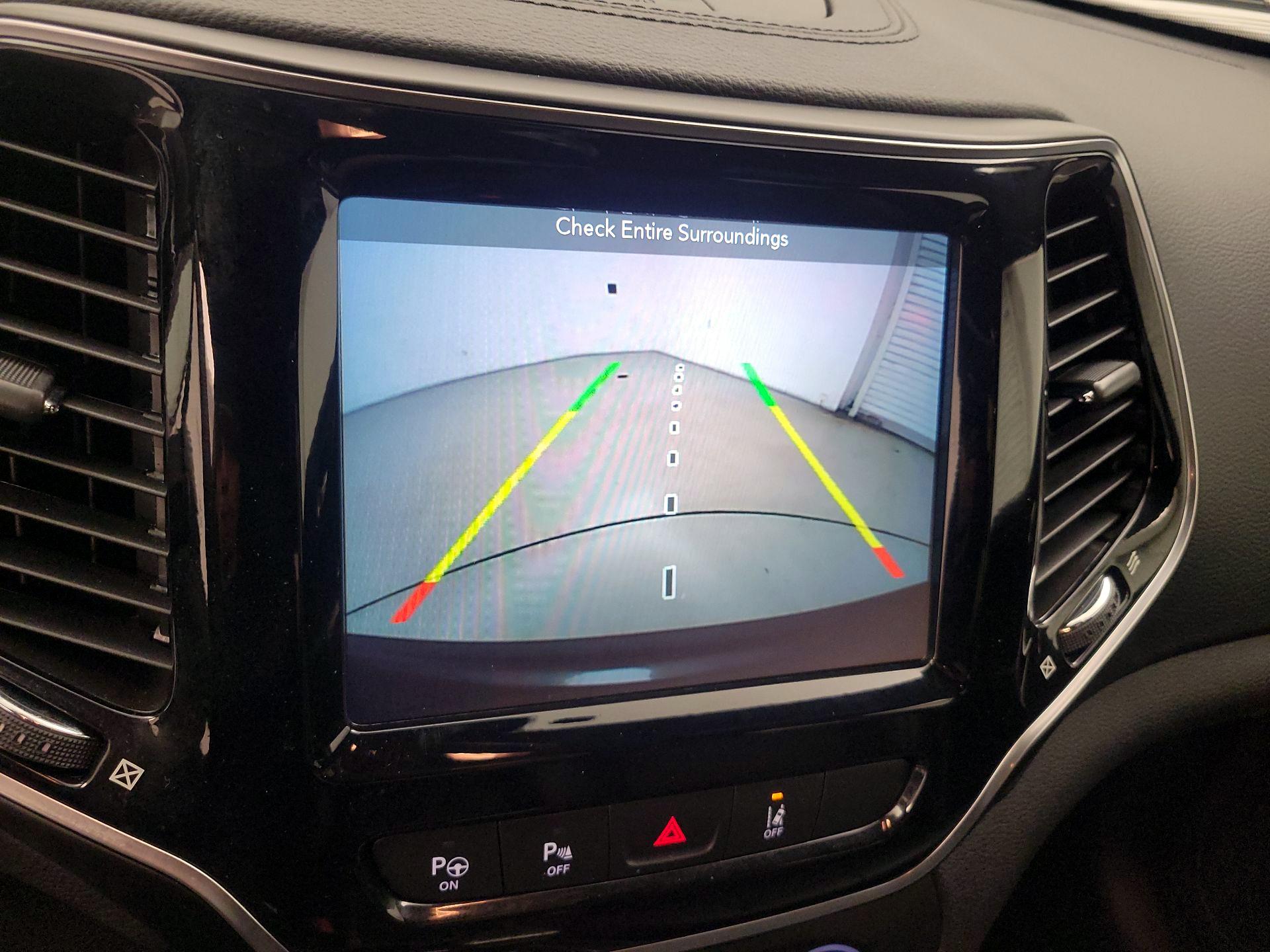 Thumbnail: 2019 Jeep Cherokee - 14