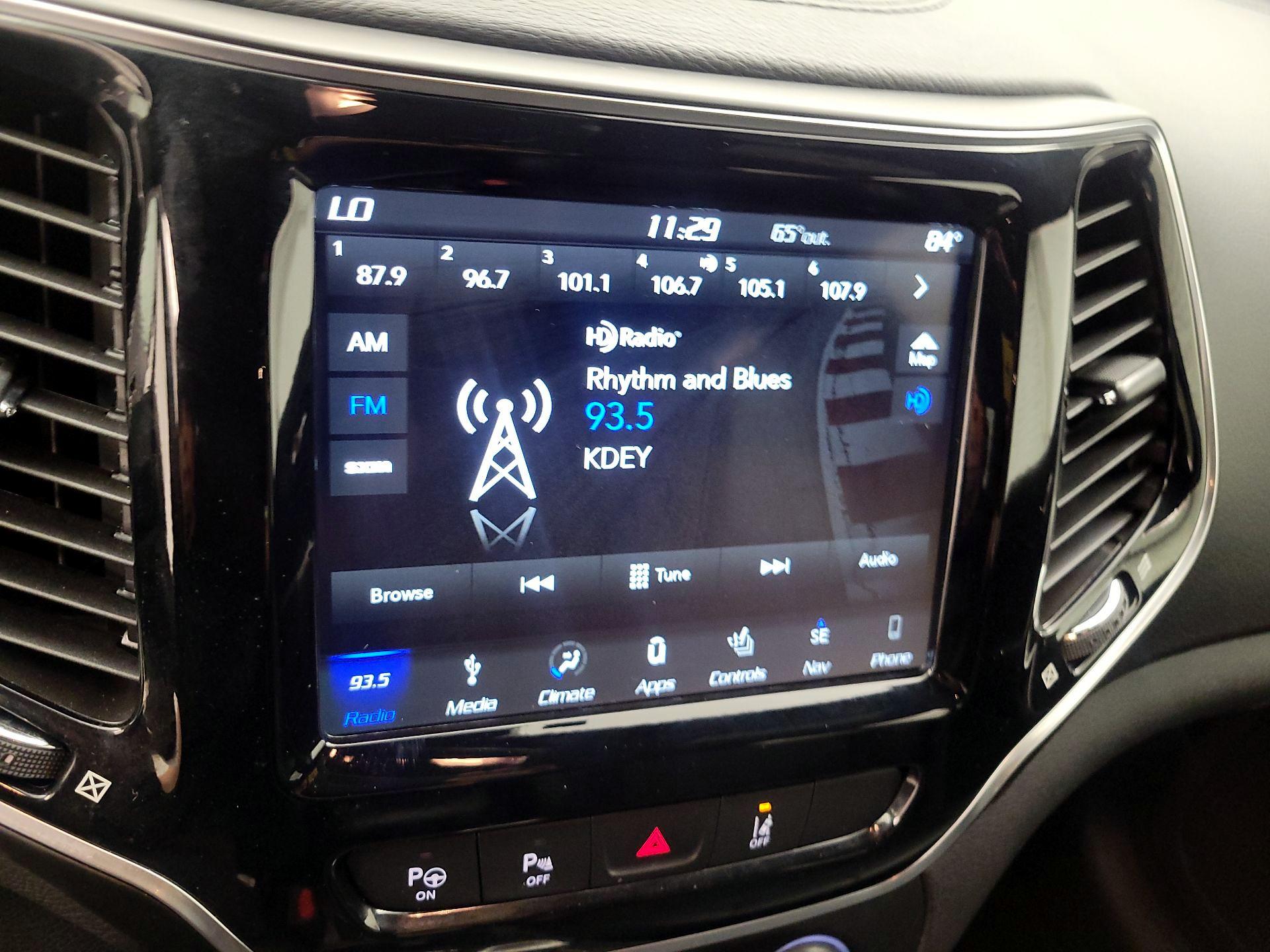 Thumbnail: 2019 Jeep Cherokee - 15