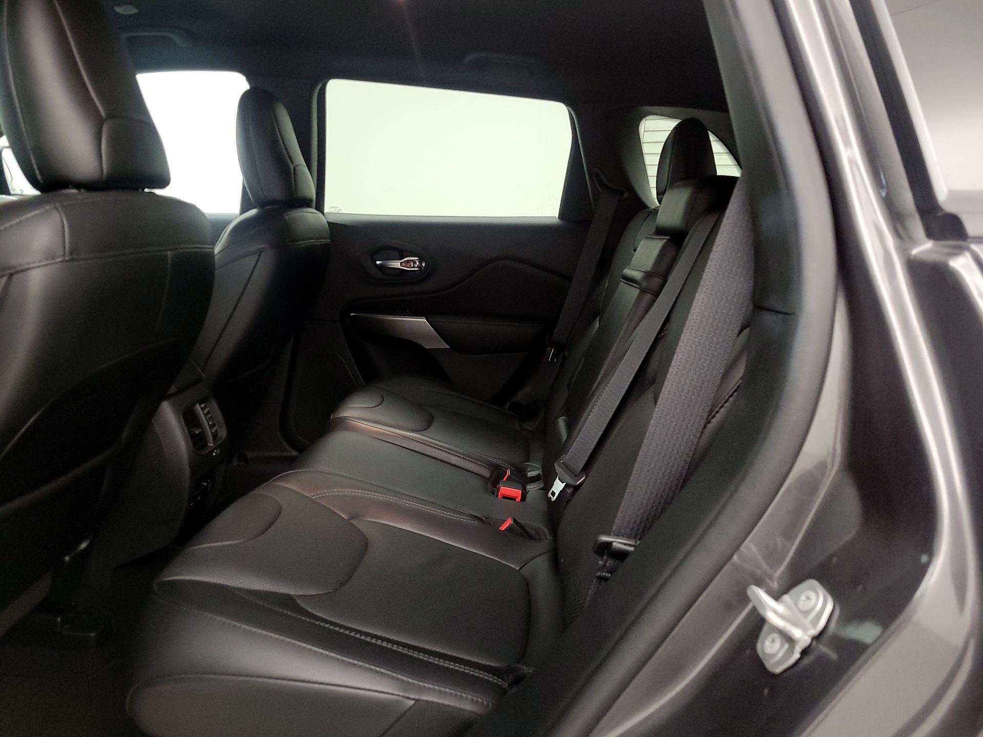 Thumbnail: 2019 Jeep Cherokee - 19