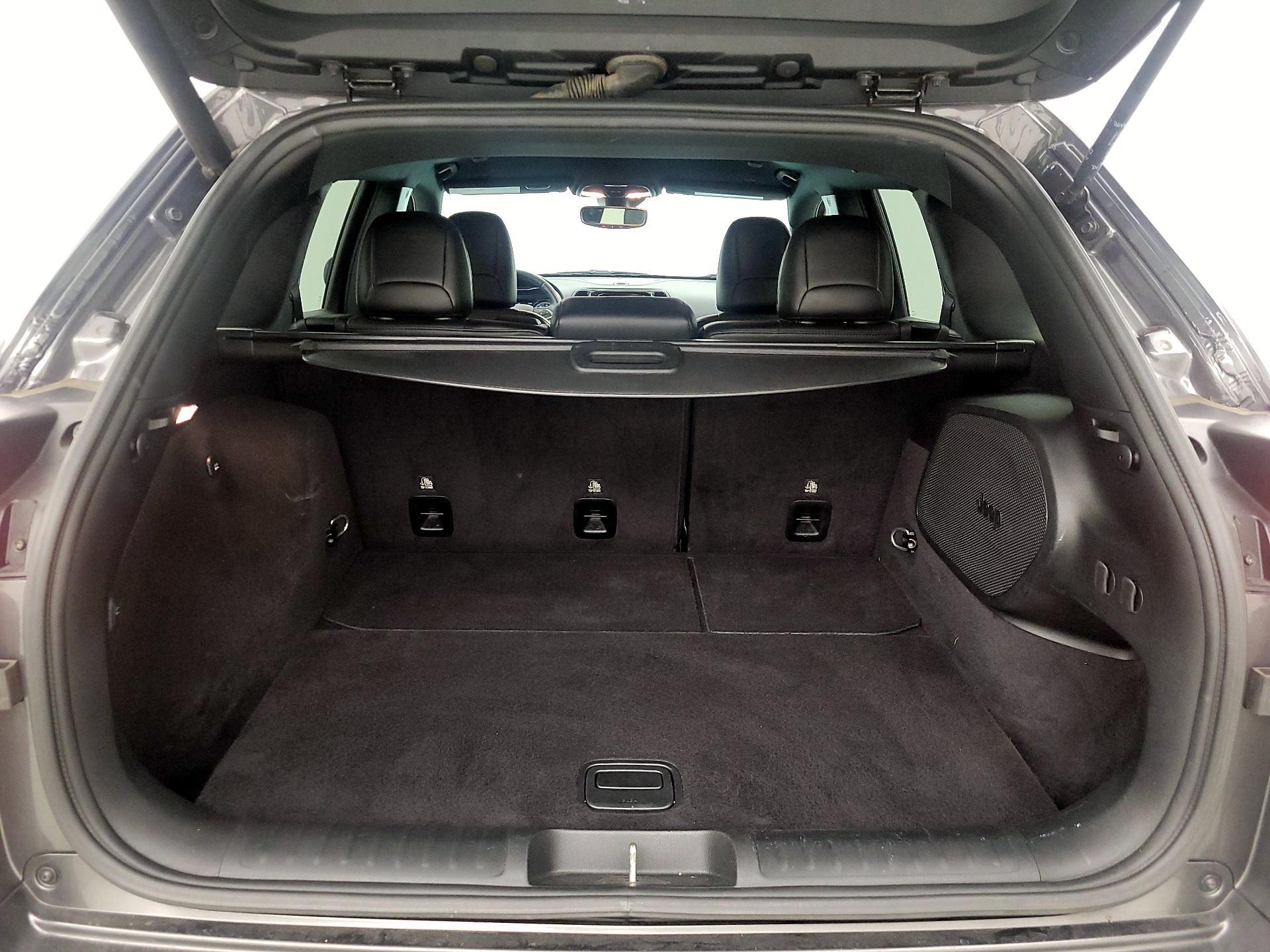 Thumbnail: 2019 Jeep Cherokee - 20