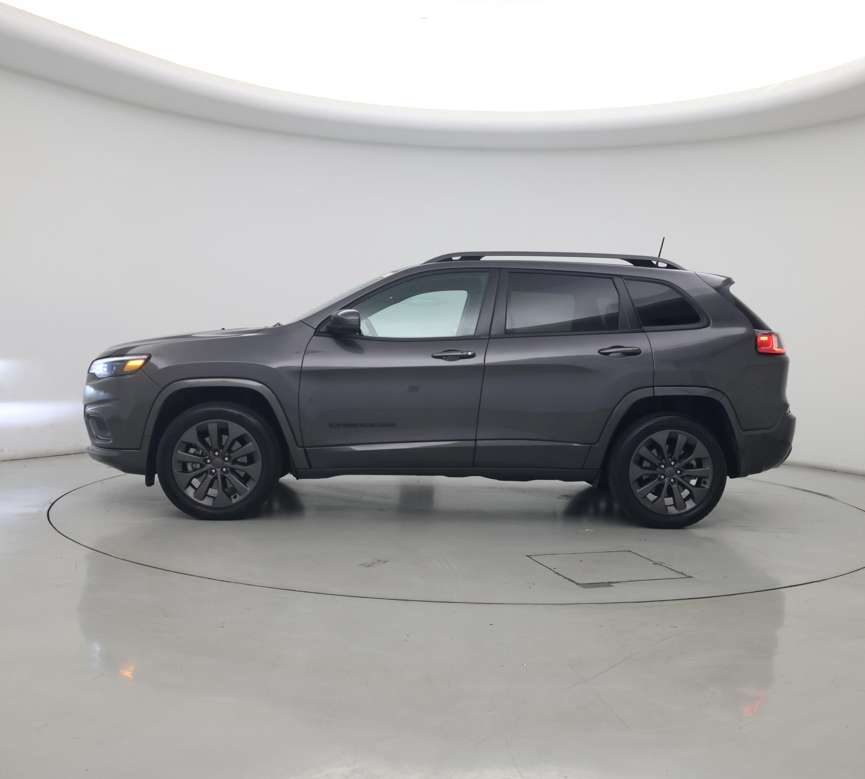 Thumbnail: 2019 Jeep Cherokee - 3