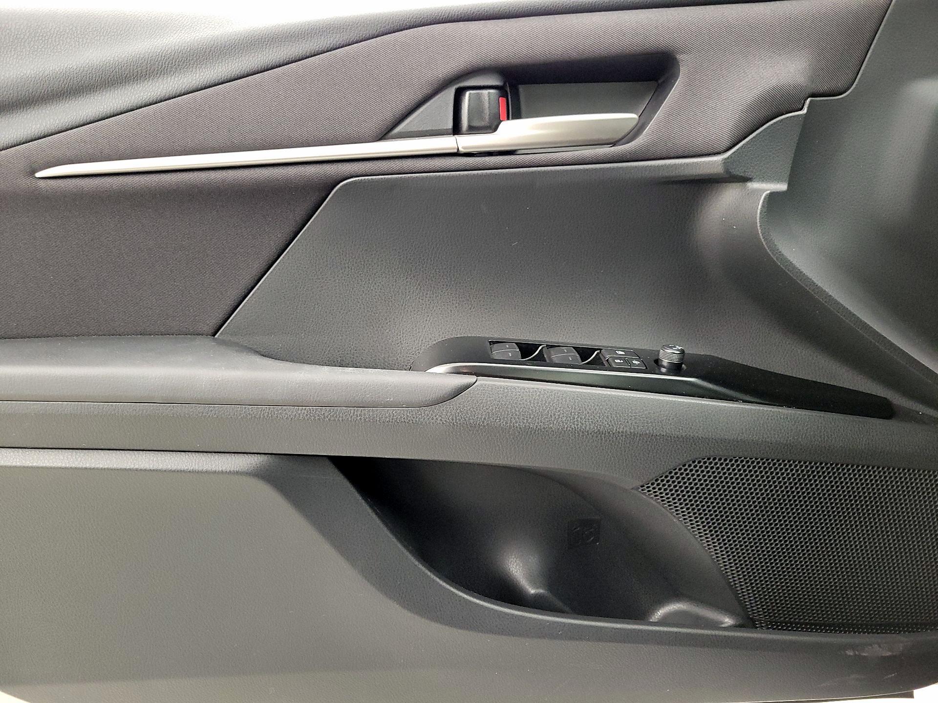 Thumbnail: 2025 Toyota Camry - 12