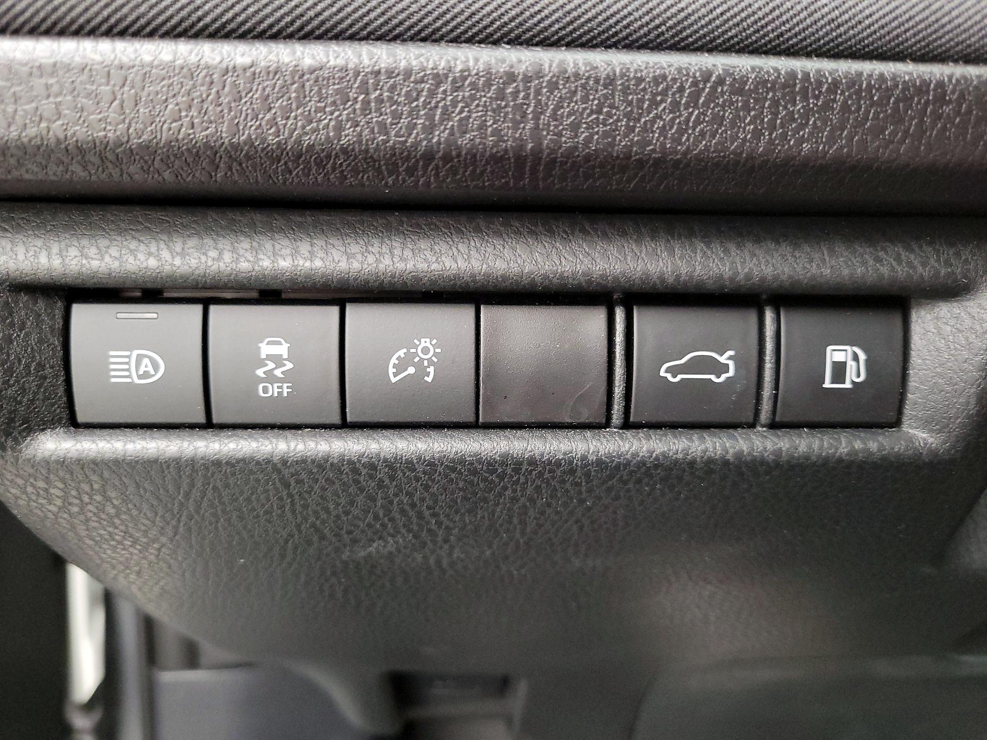 Thumbnail: 2025 Toyota Camry - 13