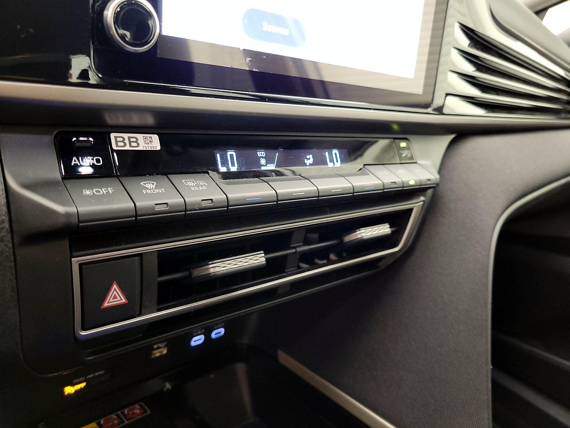 Thumbnail: 2025 Toyota Camry - 16