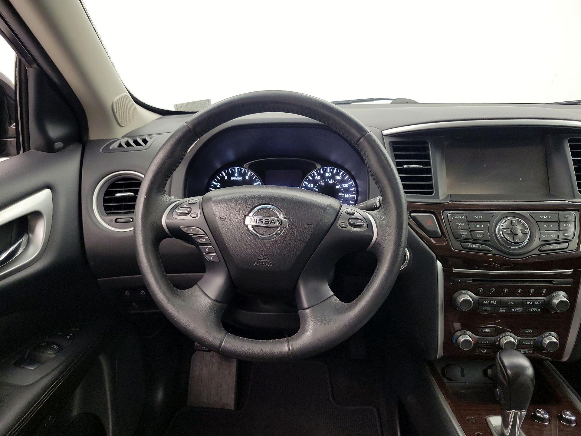 Thumbnail: 2015 Nissan Pathfinder - 10