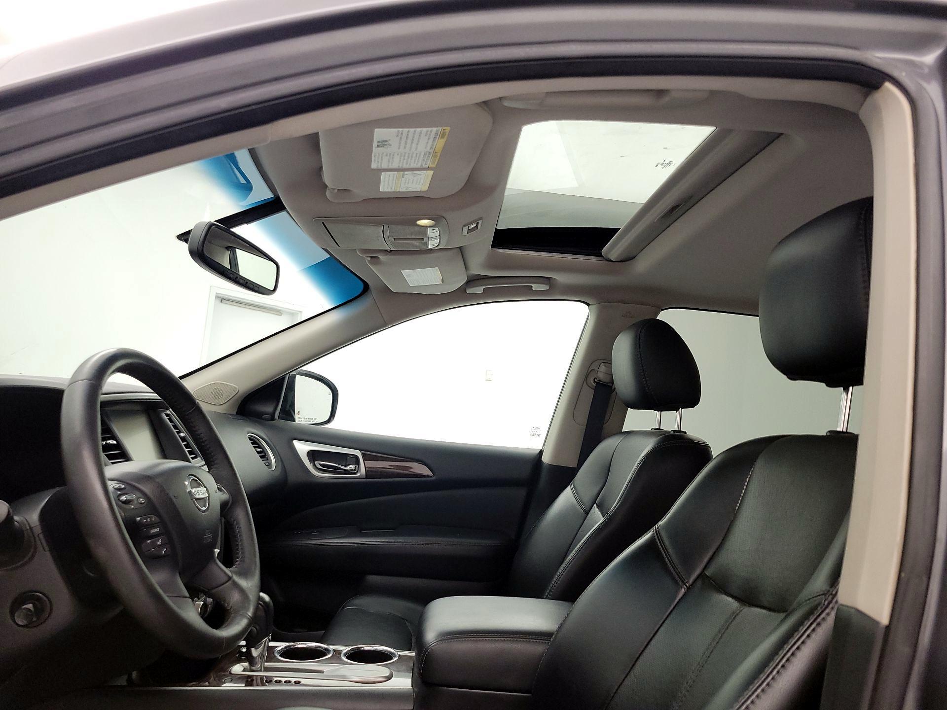 Thumbnail: 2015 Nissan Pathfinder - 20