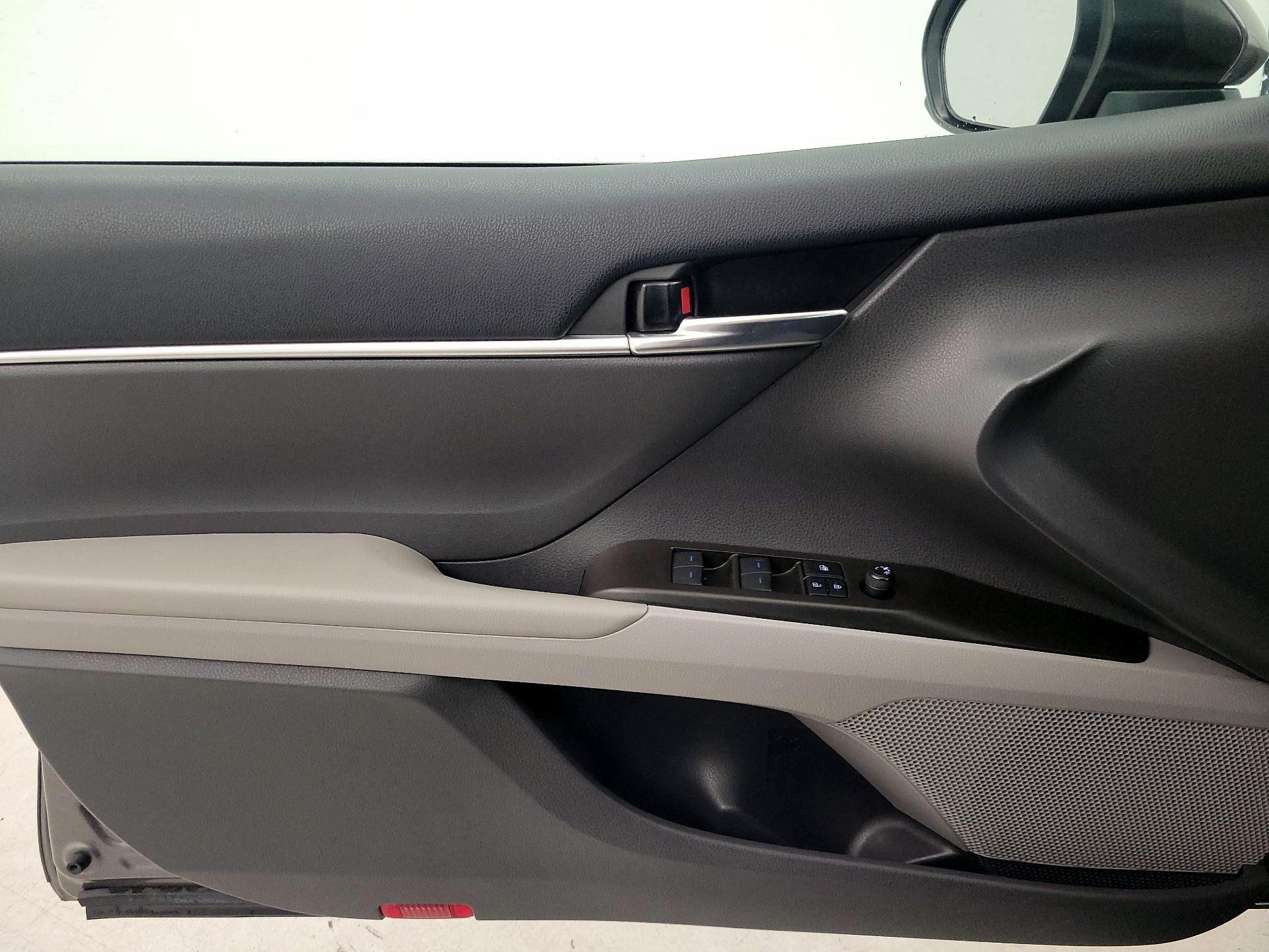 Thumbnail: 2021 Toyota Camry - 12