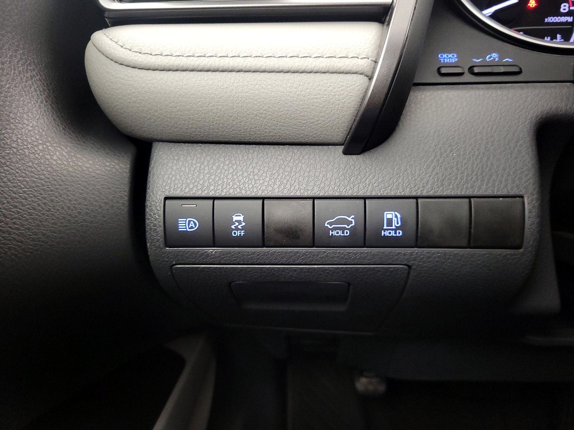 Thumbnail: 2021 Toyota Camry - 13