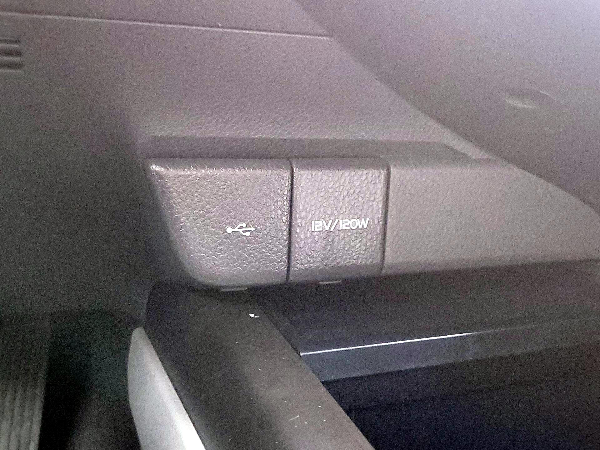 Thumbnail: 2021 Toyota Camry - 18