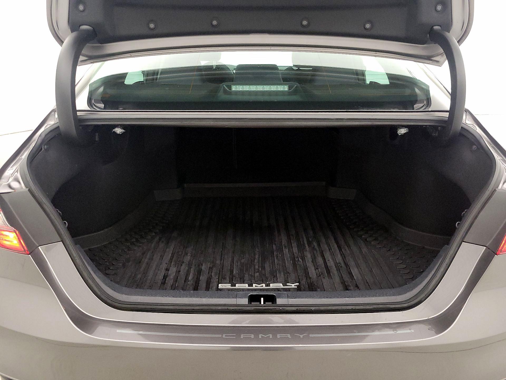 Thumbnail: 2021 Toyota Camry - 20