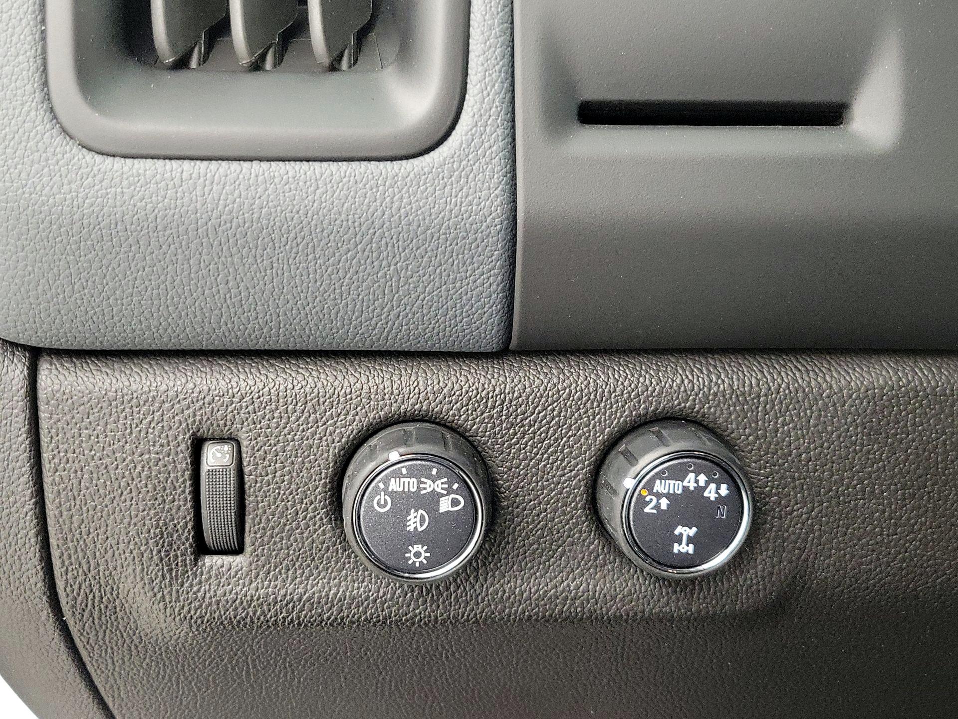 Thumbnail: 2022 Chevrolet Colorado - 13