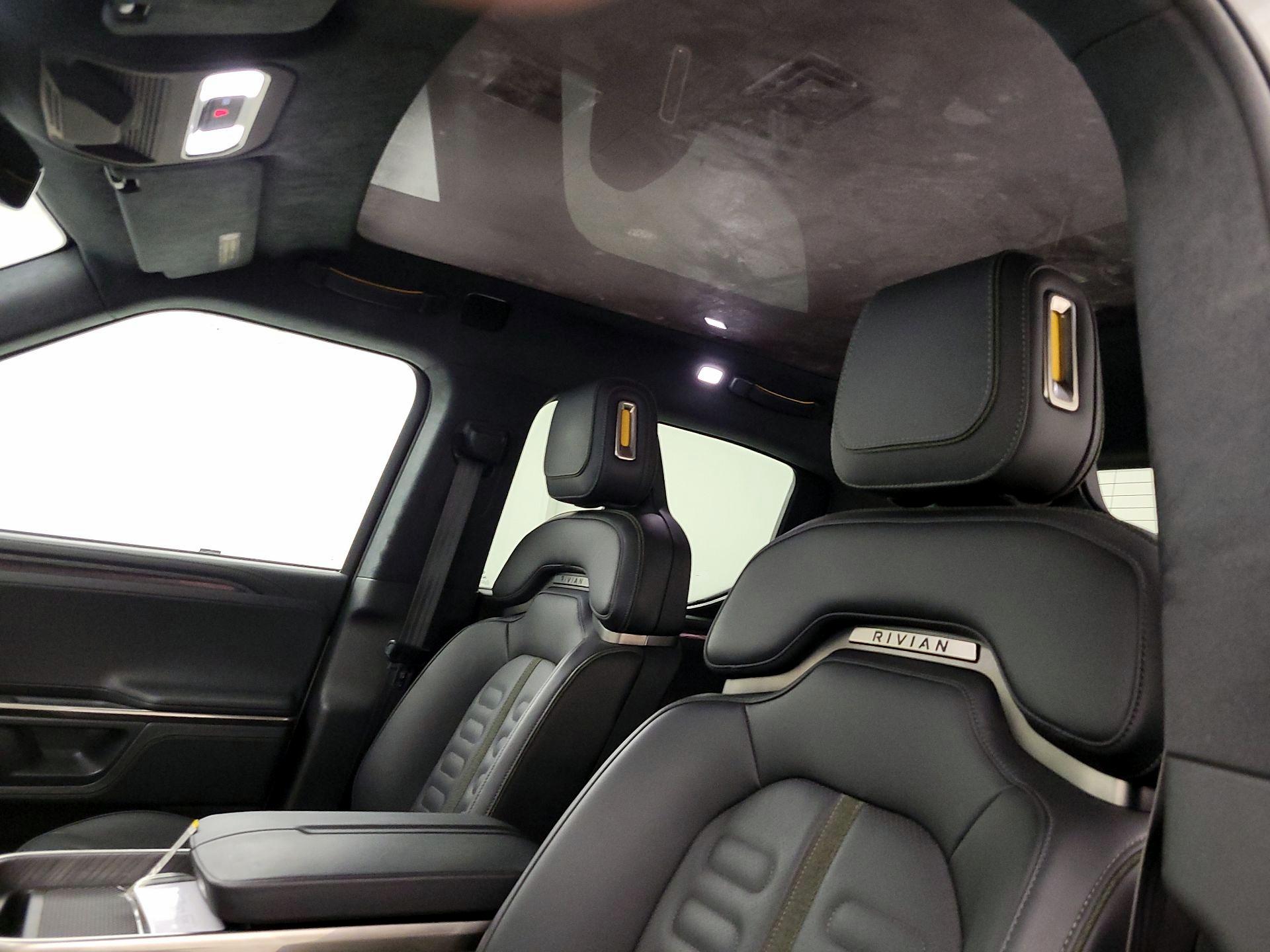 Thumbnail: 2023 Rivian R1T - 19