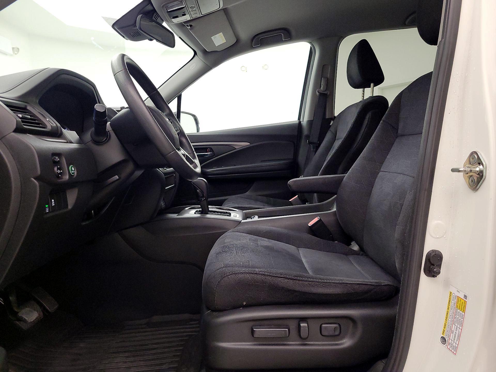 Thumbnail: 2019 Honda Pilot - 11