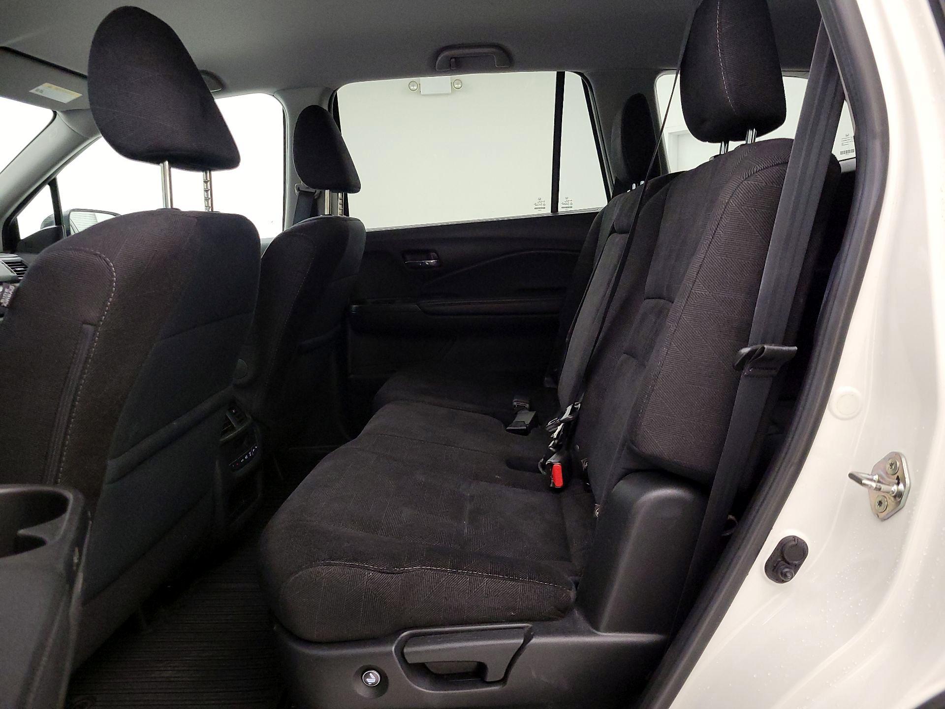 Thumbnail: 2019 Honda Pilot - 19