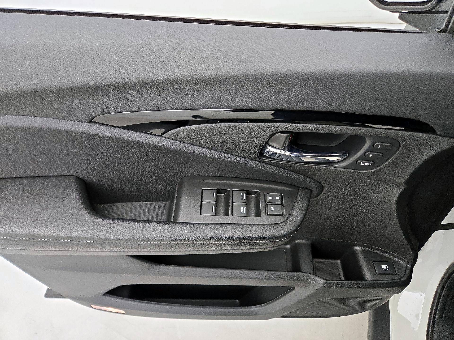 Thumbnail: 2019 Honda Ridgeline - 12